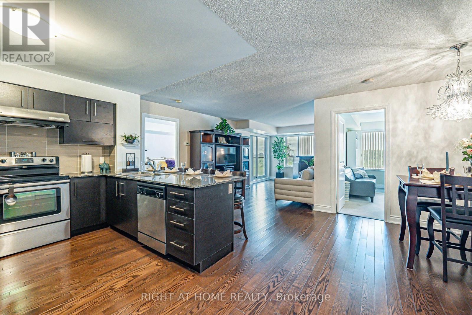 












809 - 273 SOUTH PARK ROAD

,
Markham (Commerce Valley),




Ontario
L3T0B5

