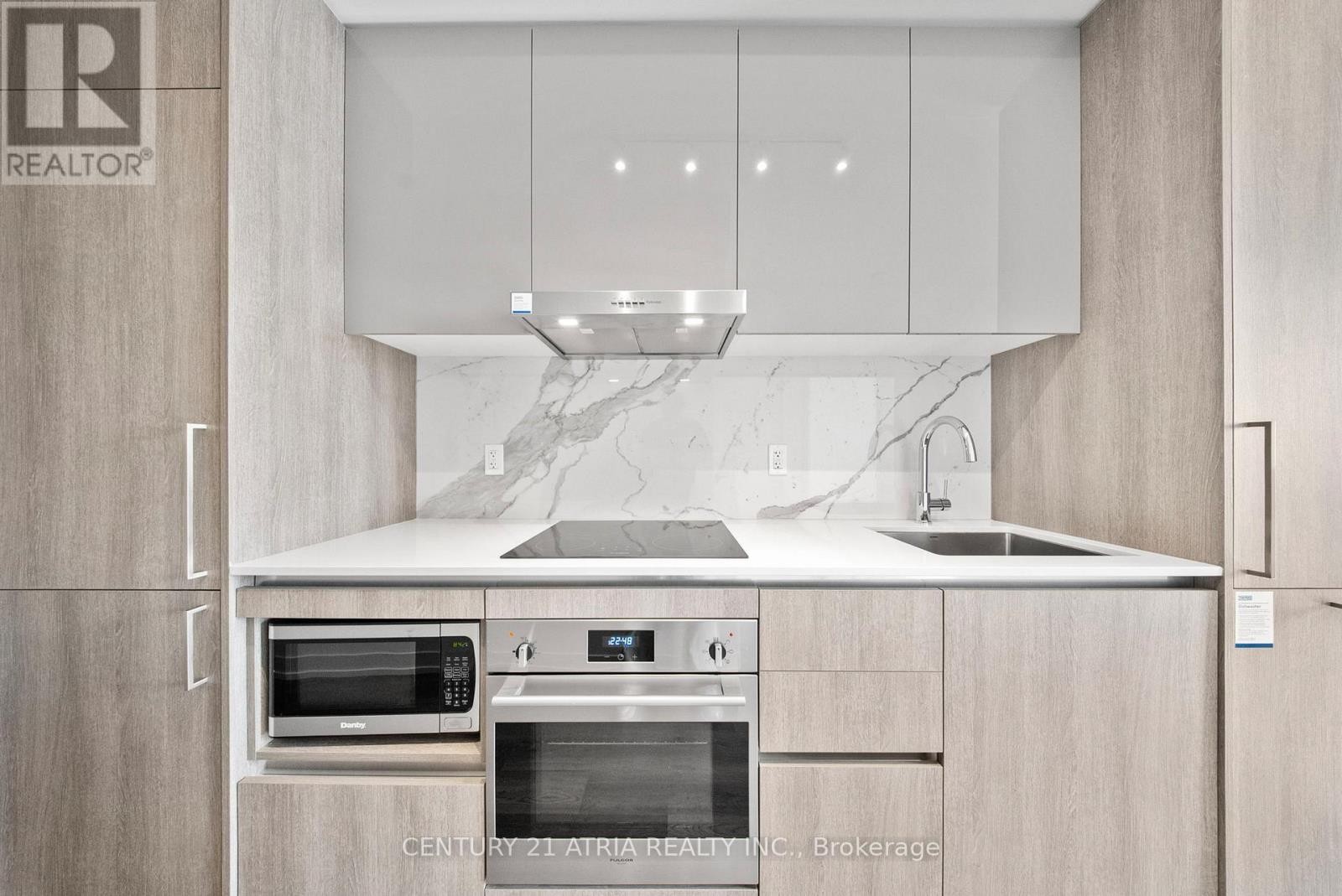 












4702 - 195 COMMERCE STREET

,
Vaughan (Vaughan Corporate Centre),




Ontario
L4K0P9

