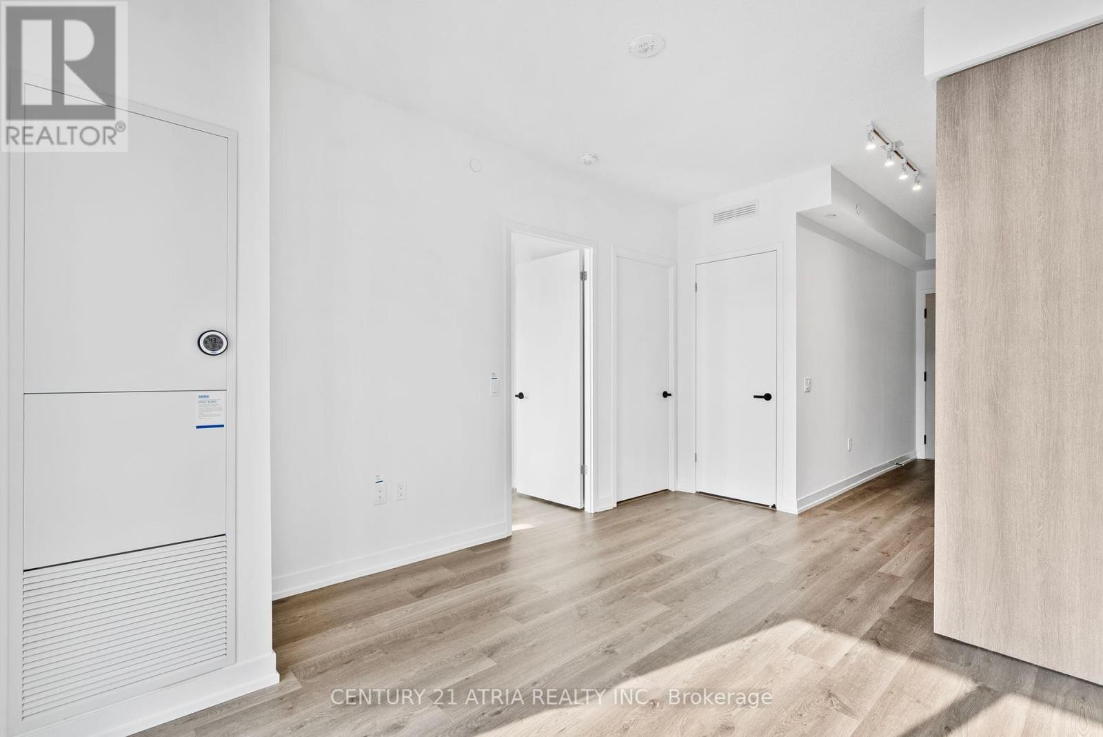 












4702 - 195 COMMERCE STREET

,
Vaughan (Vaughan Corporate Centre),




Ontario
L4K0P9


