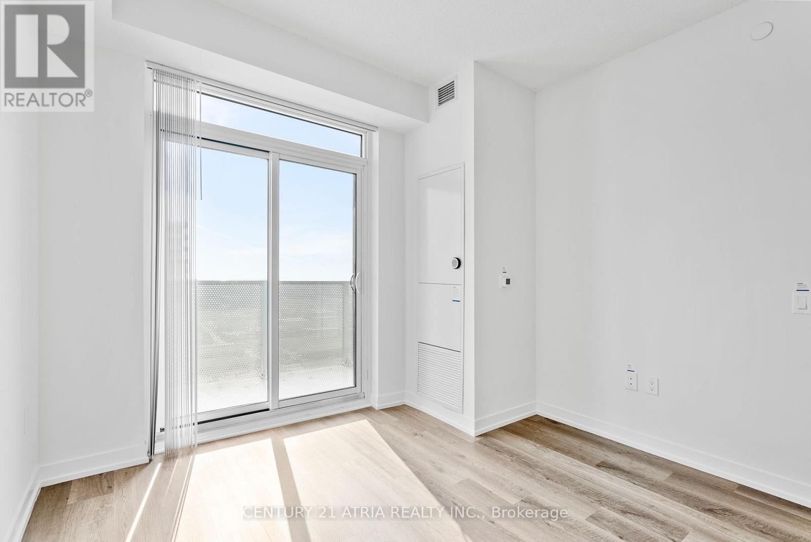 












4702 - 195 COMMERCE STREET

,
Vaughan (Vaughan Corporate Centre),




Ontario
L4K0P9

