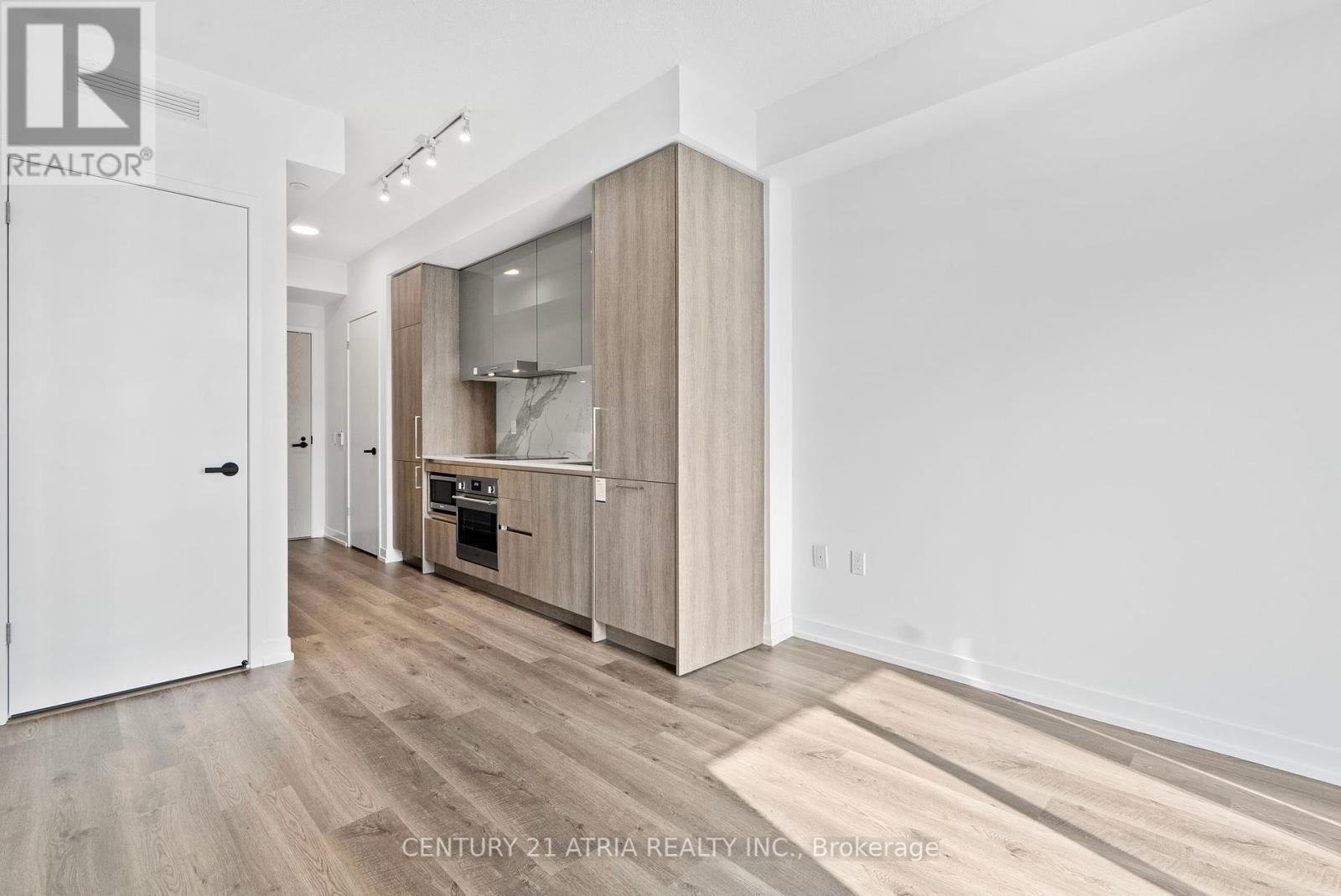 












4702 - 195 COMMERCE STREET

,
Vaughan (Vaughan Corporate Centre),




Ontario
L4K0P9

