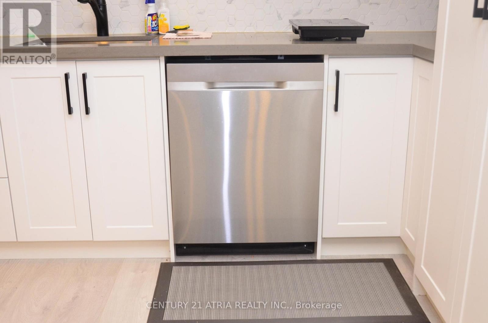 












BSMT - 57 MELBOURNE DRIVE E

,
Richmond Hill (Rouge Woods),




Ontario
L4S2V2

