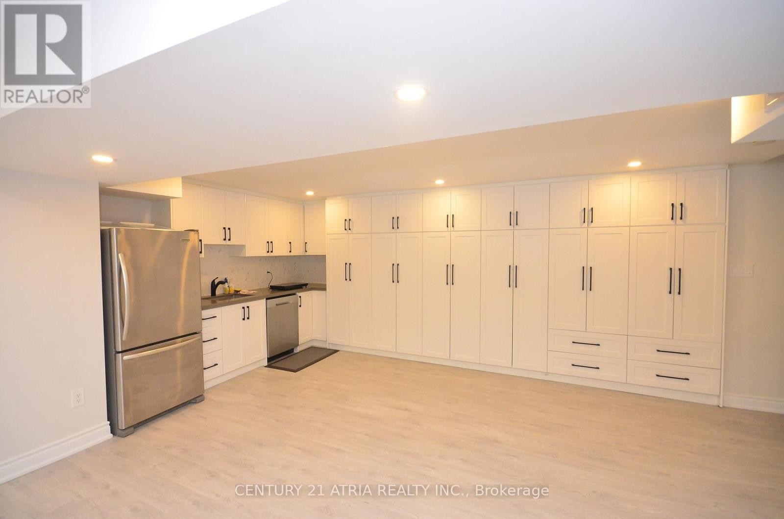 












BSMT - 57 MELBOURNE DRIVE E

,
Richmond Hill (Rouge Woods),




Ontario
L4S2V2

