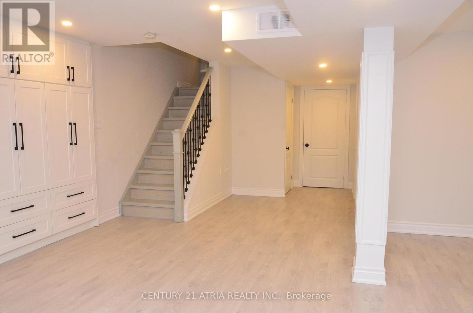 












BSMT - 57 MELBOURNE DRIVE E

,
Richmond Hill (Rouge Woods),




Ontario
L4S2V2

