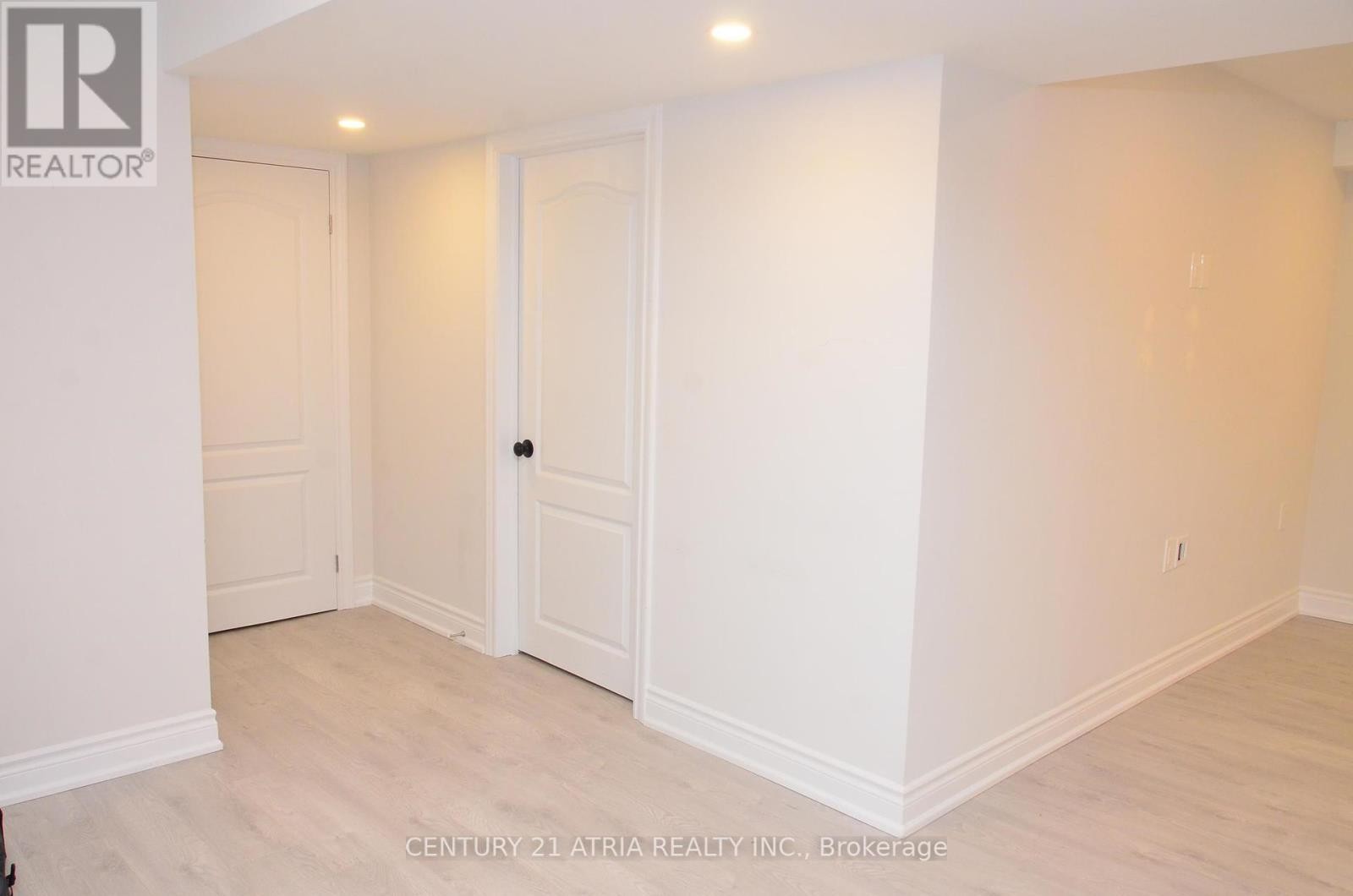 












BSMT - 57 MELBOURNE DRIVE E

,
Richmond Hill (Rouge Woods),




Ontario
L4S2V2

