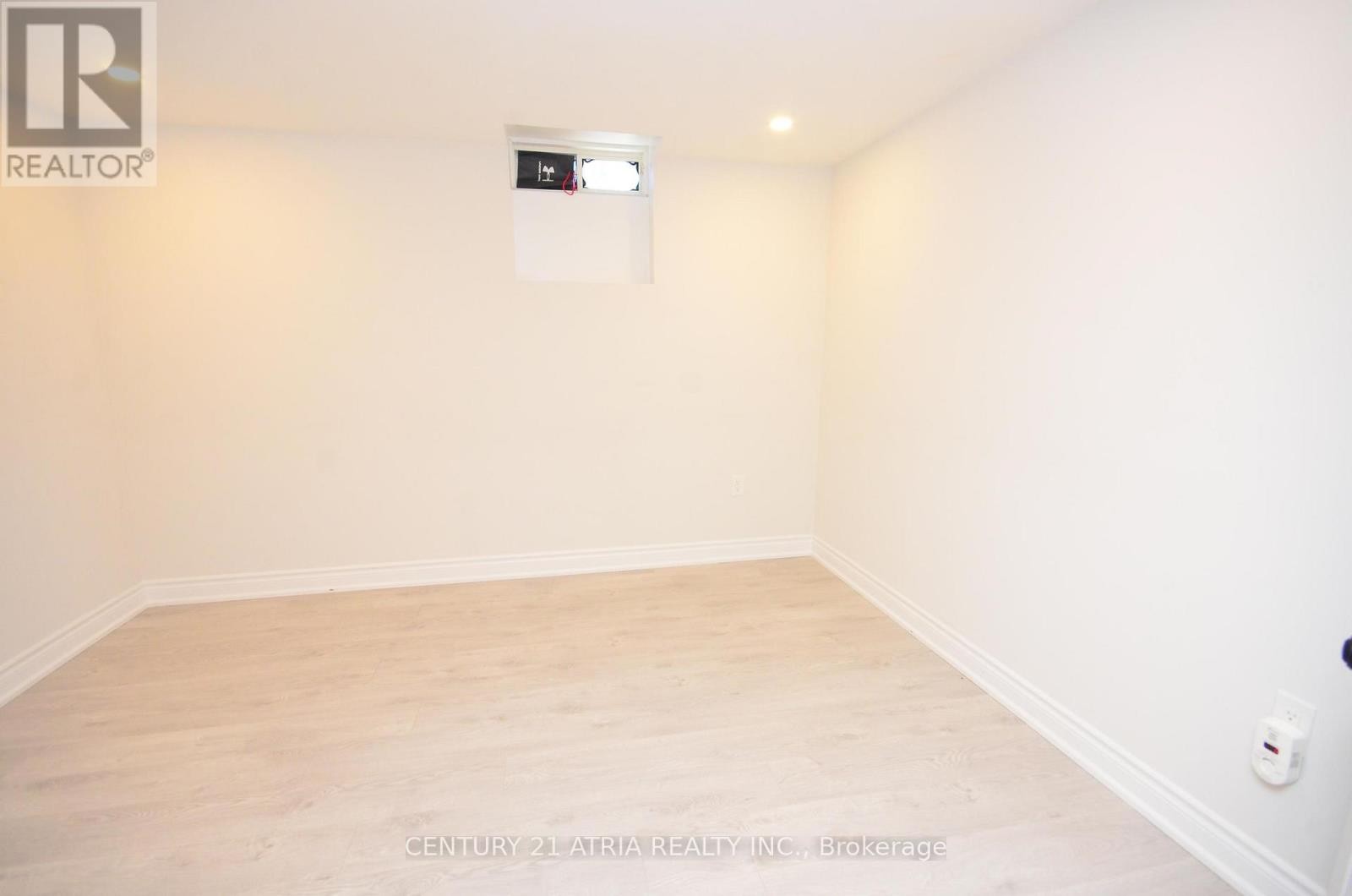 












BSMT - 57 MELBOURNE DRIVE E

,
Richmond Hill (Rouge Woods),




Ontario
L4S2V2

