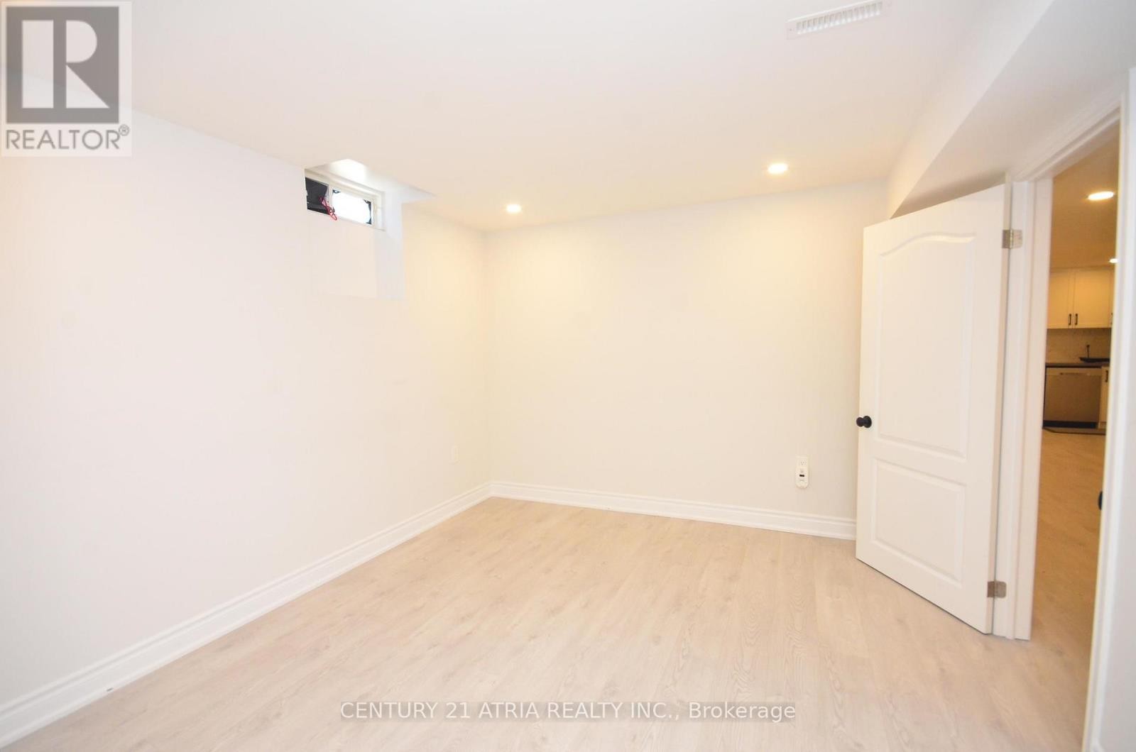 












BSMT - 57 MELBOURNE DRIVE E

,
Richmond Hill (Rouge Woods),




Ontario
L4S2V2

