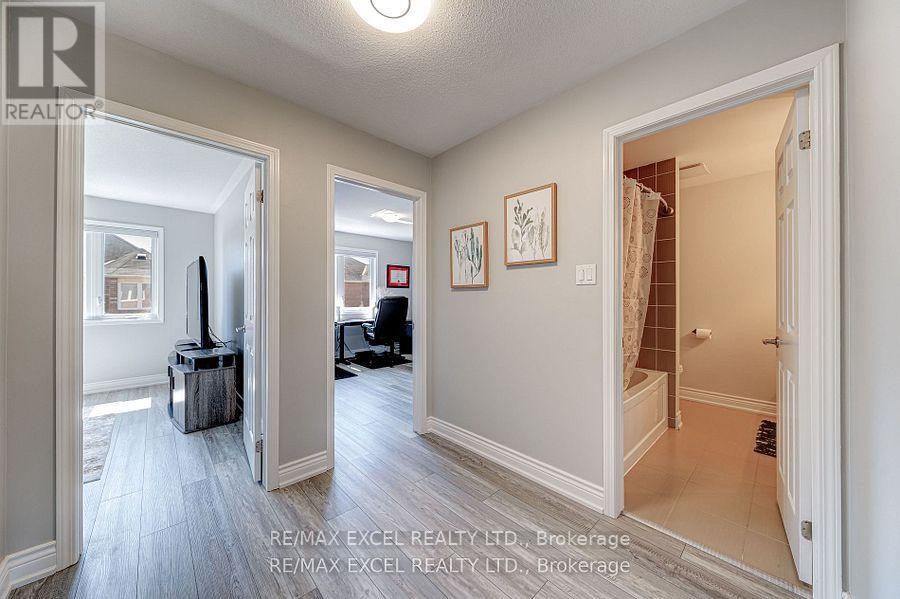 












99 JAMES PARROTT AVENUE

,
Markham (Wismer),




Ontario
L6E2B3

