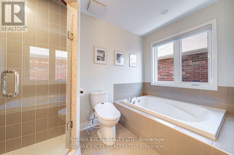 












99 JAMES PARROTT AVENUE

,
Markham (Wismer),




Ontario
L6E2B3

