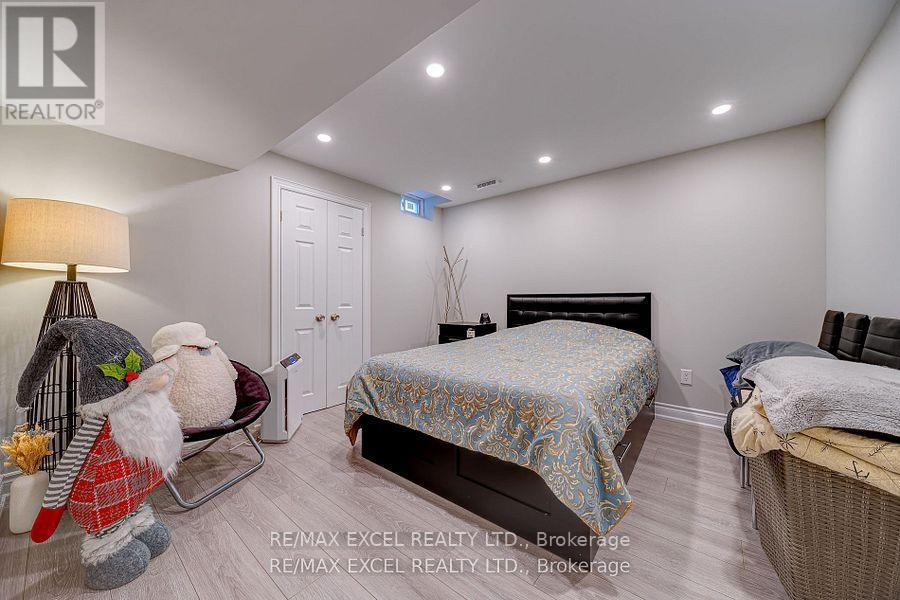 












99 JAMES PARROTT AVENUE

,
Markham (Wismer),




Ontario
L6E2B3

