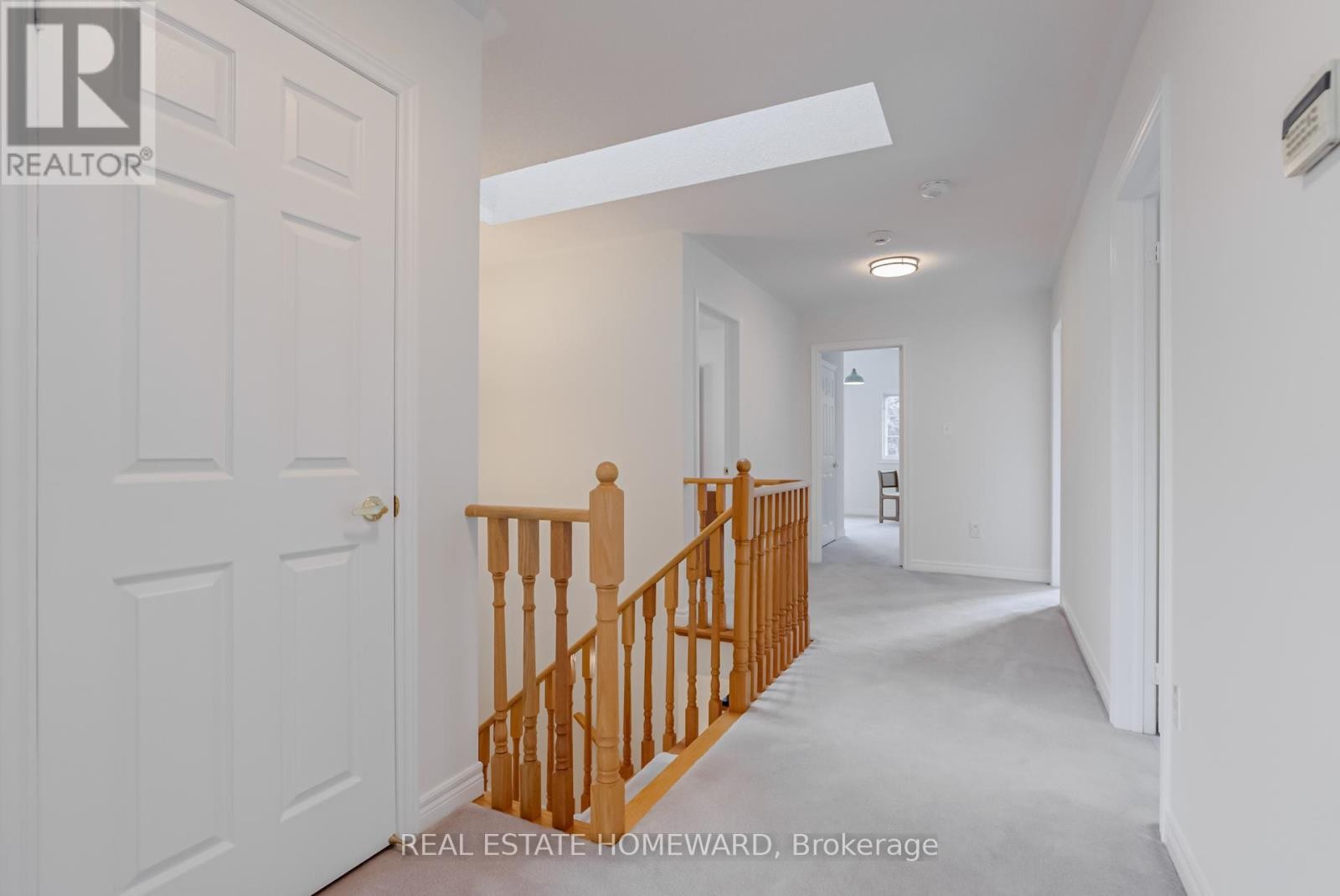 












207 VALENTINA DRIVE

,
Markham (Village Green-South Unionville),




Ontario
L3R4R5

