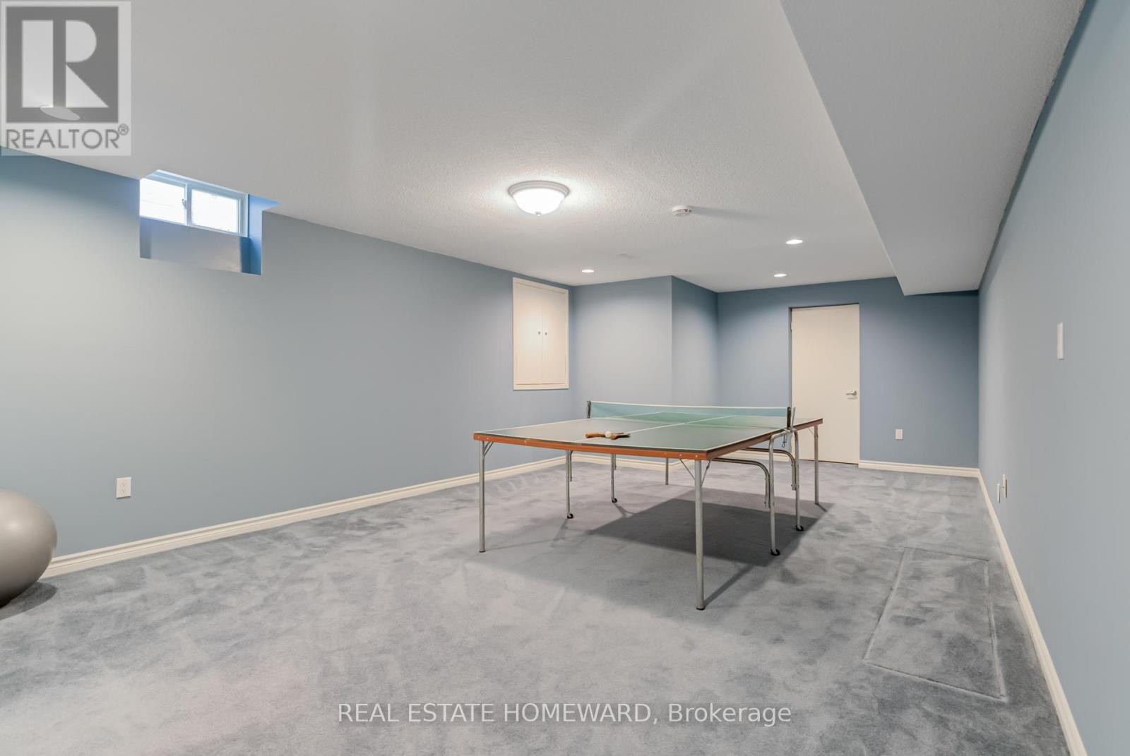 












207 VALENTINA DRIVE

,
Markham (Village Green-South Unionville),




Ontario
L3R4R5

