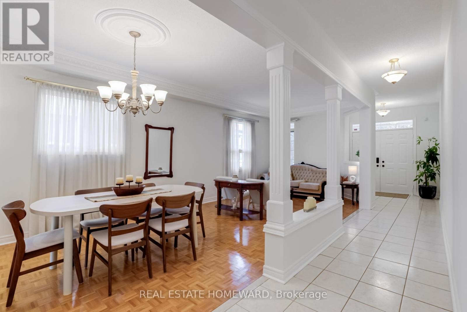 












207 VALENTINA DRIVE

,
Markham (Village Green-South Unionville),




Ontario
L3R4R5

