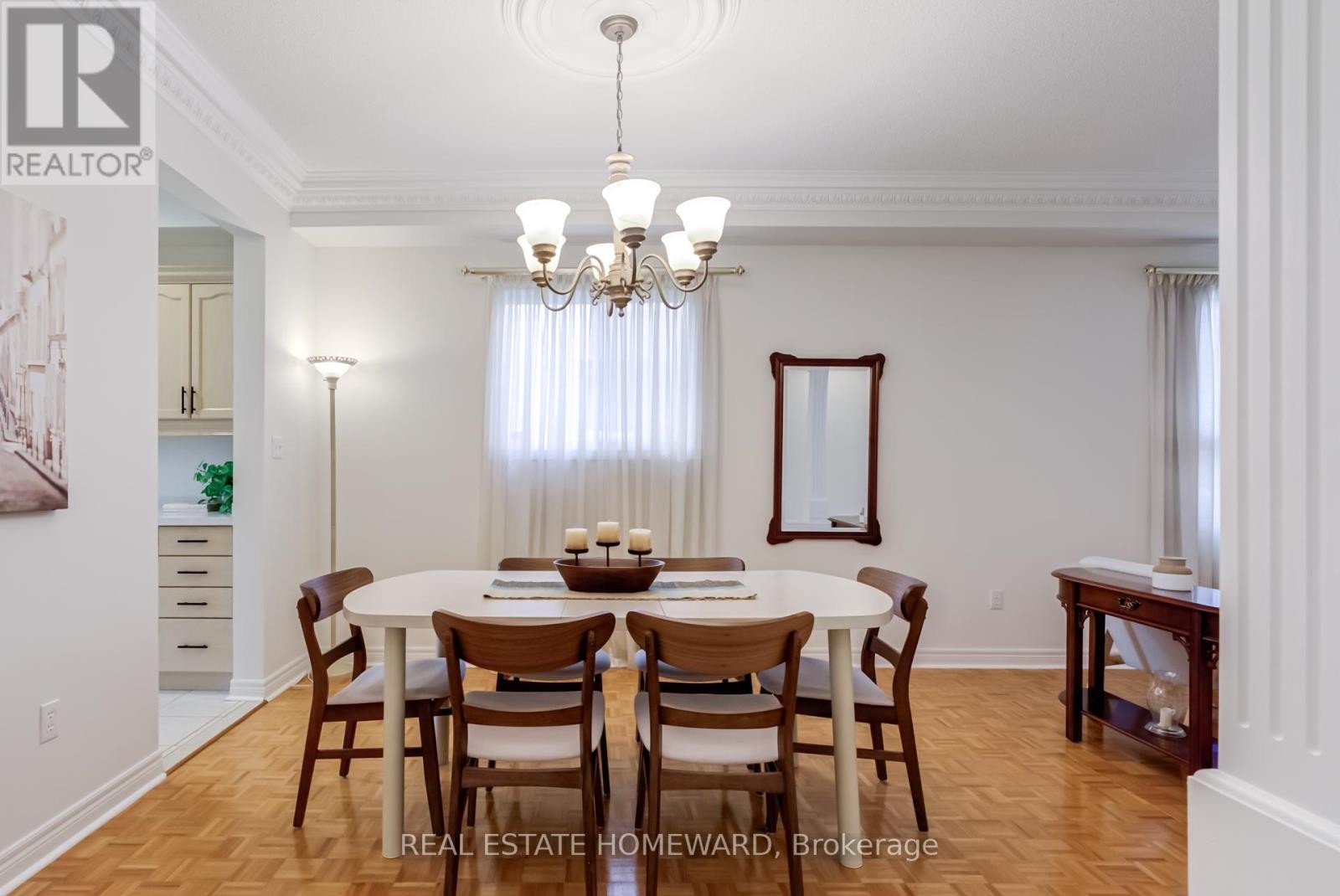 












207 VALENTINA DRIVE

,
Markham (Village Green-South Unionville),




Ontario
L3R4R5

