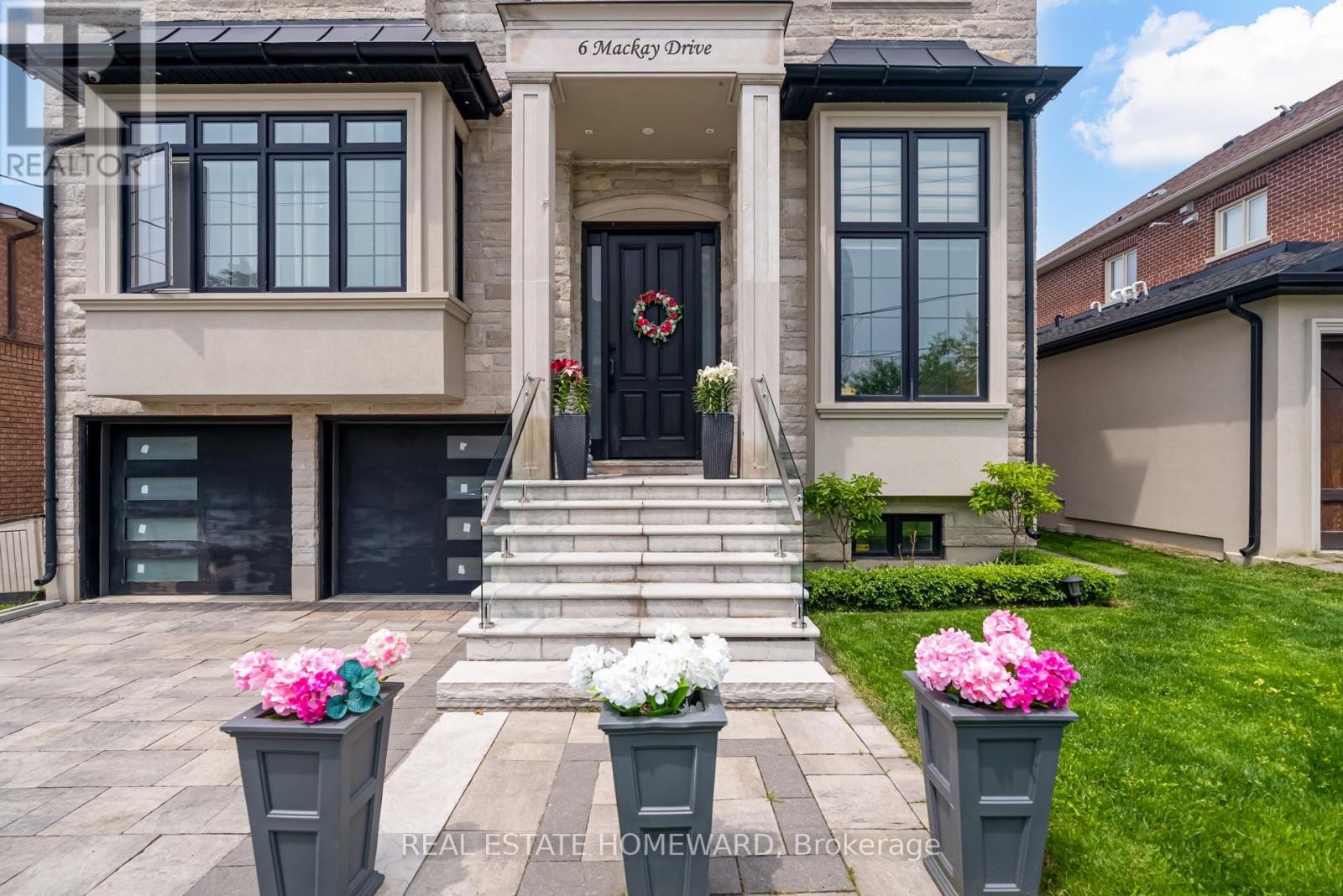 












6 MACKAY DRIVE

,
Richmond Hill (South Richvale),




Ontario
L4C6P1

