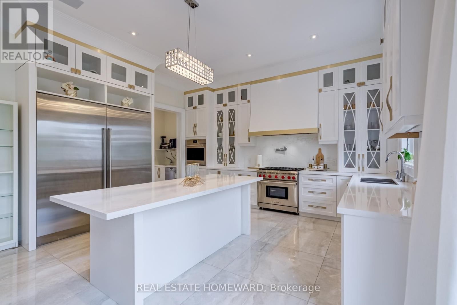 












6 MACKAY DRIVE

,
Richmond Hill (South Richvale),




Ontario
L4C6P1

