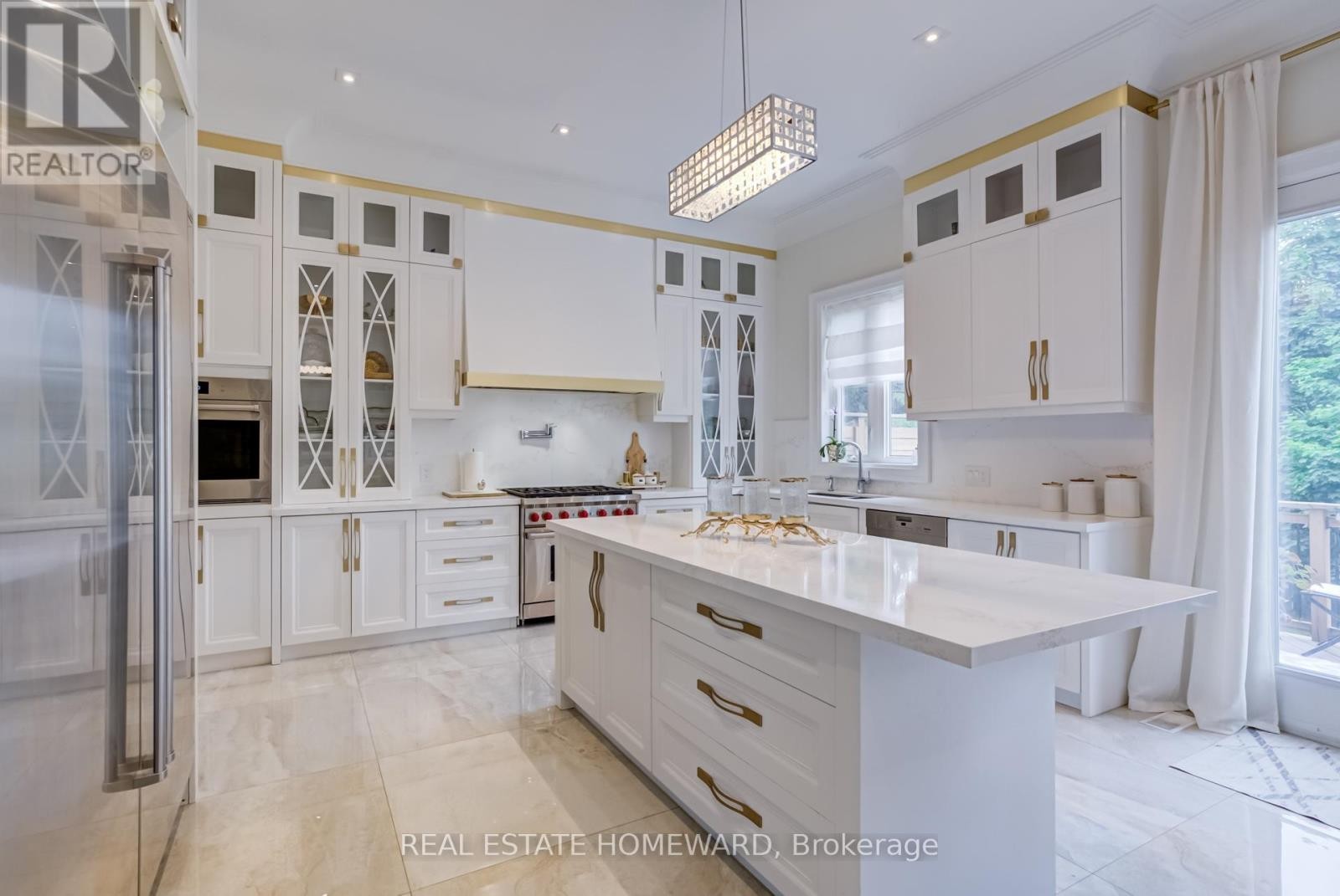 












6 MACKAY DRIVE

,
Richmond Hill (South Richvale),




Ontario
L4C6P1

