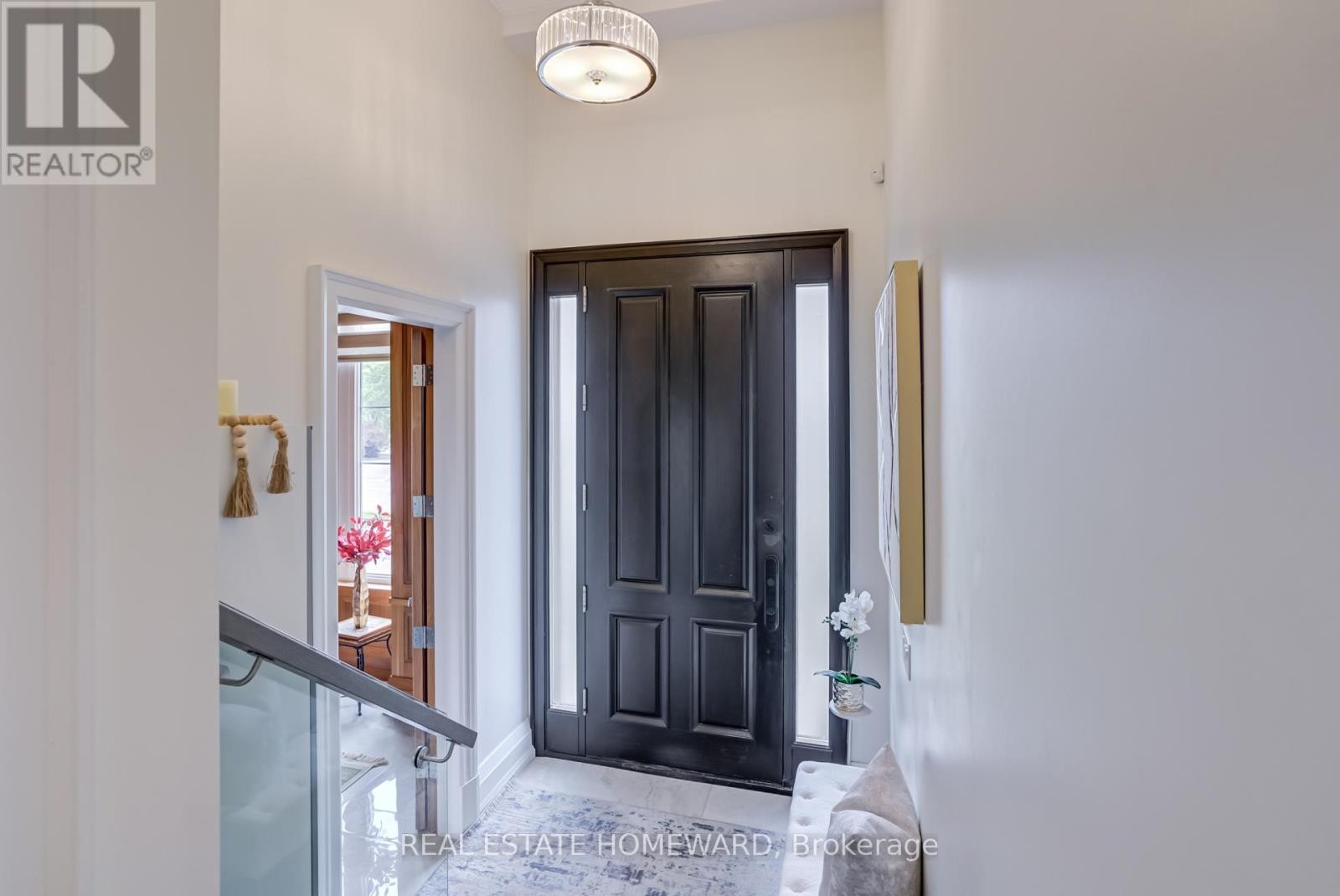 












6 MACKAY DRIVE

,
Richmond Hill (South Richvale),




Ontario
L4C6P1

