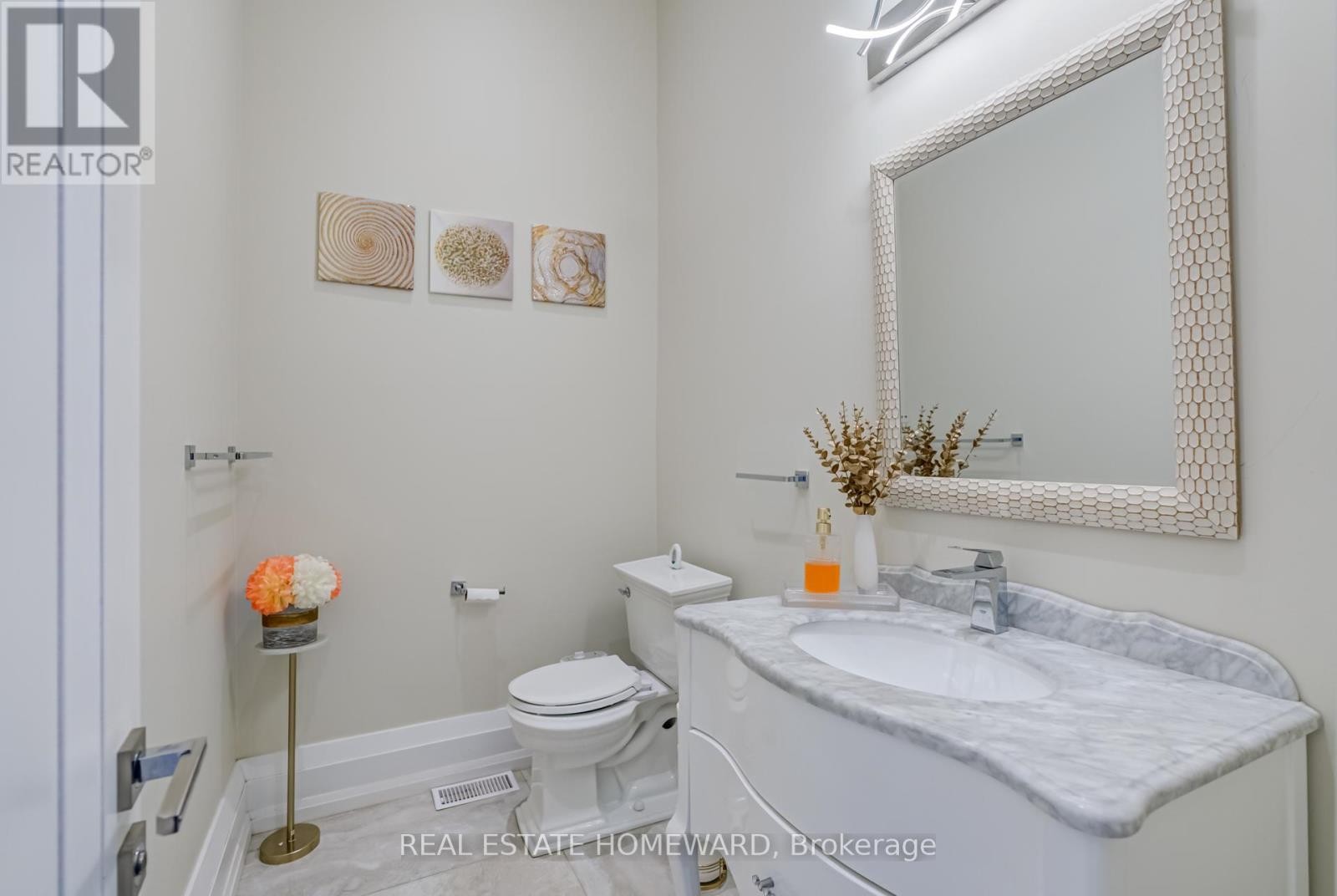 












6 MACKAY DRIVE

,
Richmond Hill (South Richvale),




Ontario
L4C6P1

