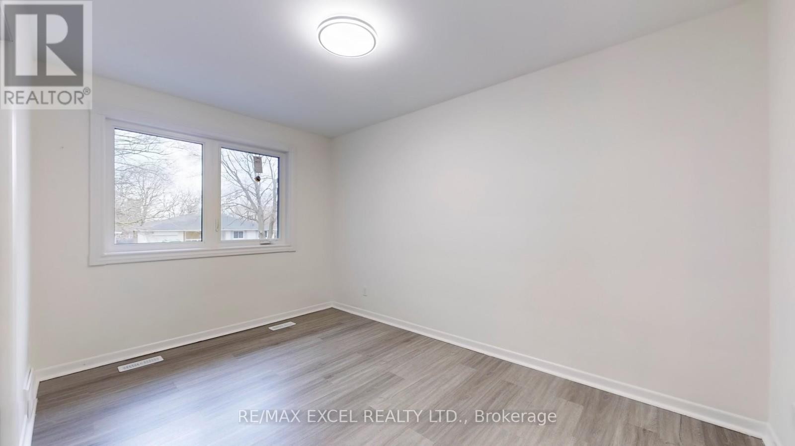 












12 LAKEVISTA AVENUE

,
Markham (Bullock),




Ontario
L3P1H5

