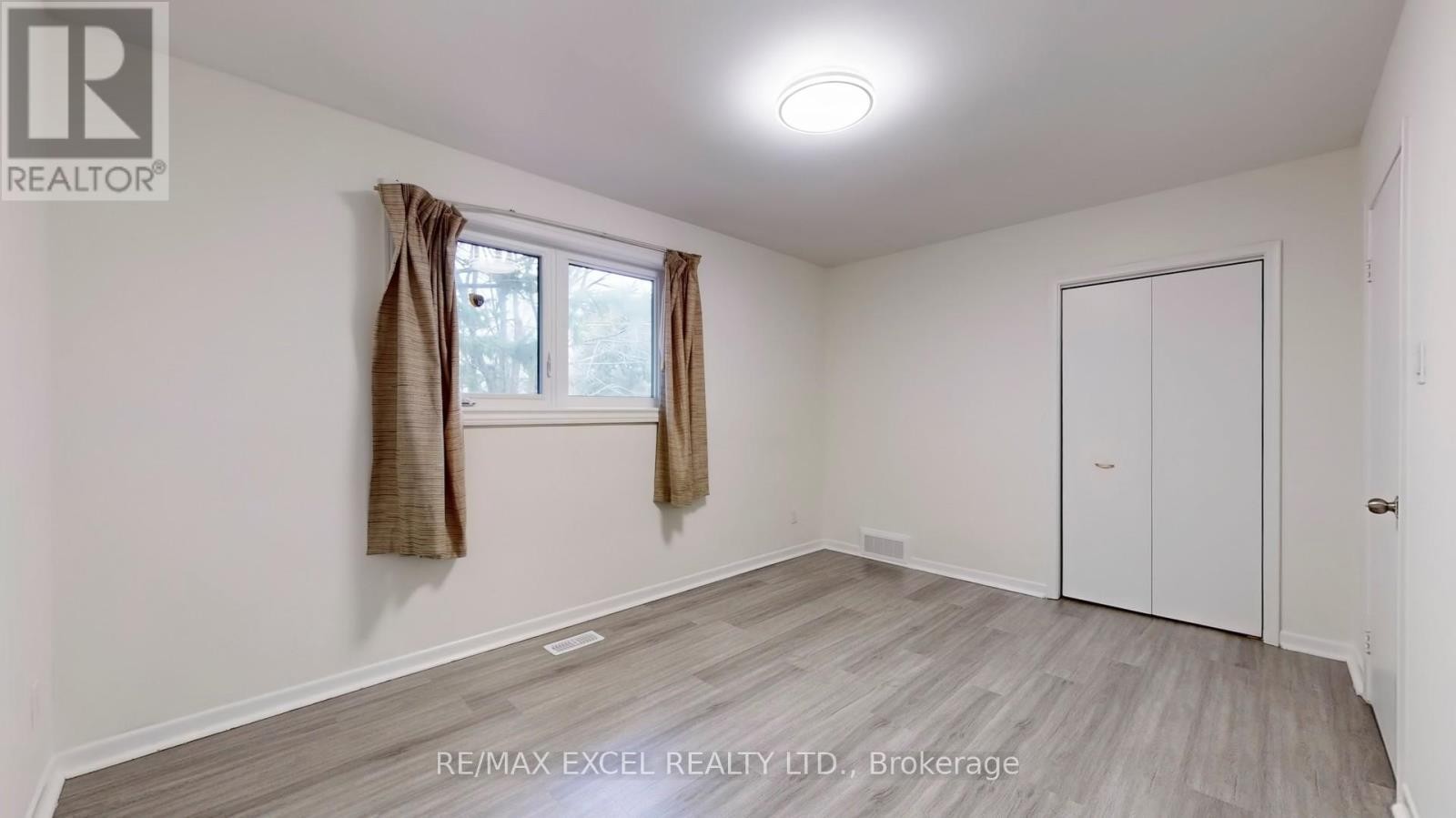 












12 LAKEVISTA AVENUE

,
Markham (Bullock),




Ontario
L3P1H5

