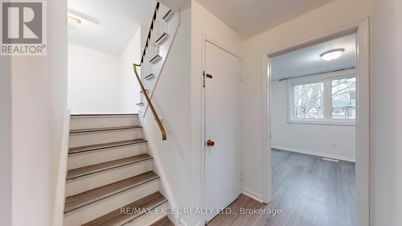 












12 LAKEVISTA AVENUE

,
Markham (Bullock),




Ontario
L3P1H5

