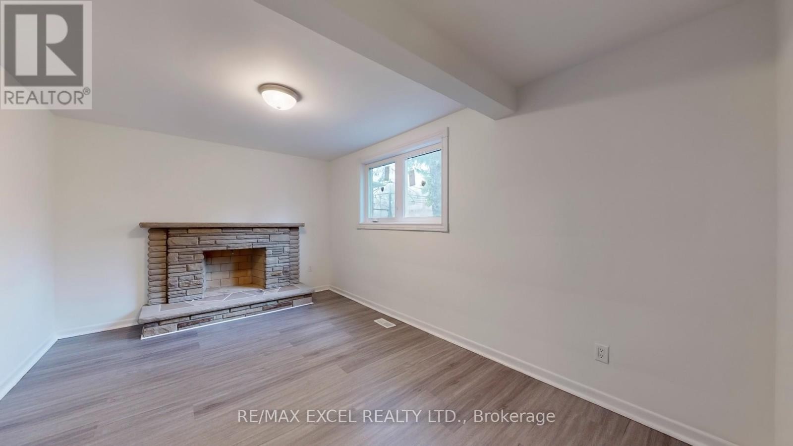 












12 LAKEVISTA AVENUE

,
Markham (Bullock),




Ontario
L3P1H5

