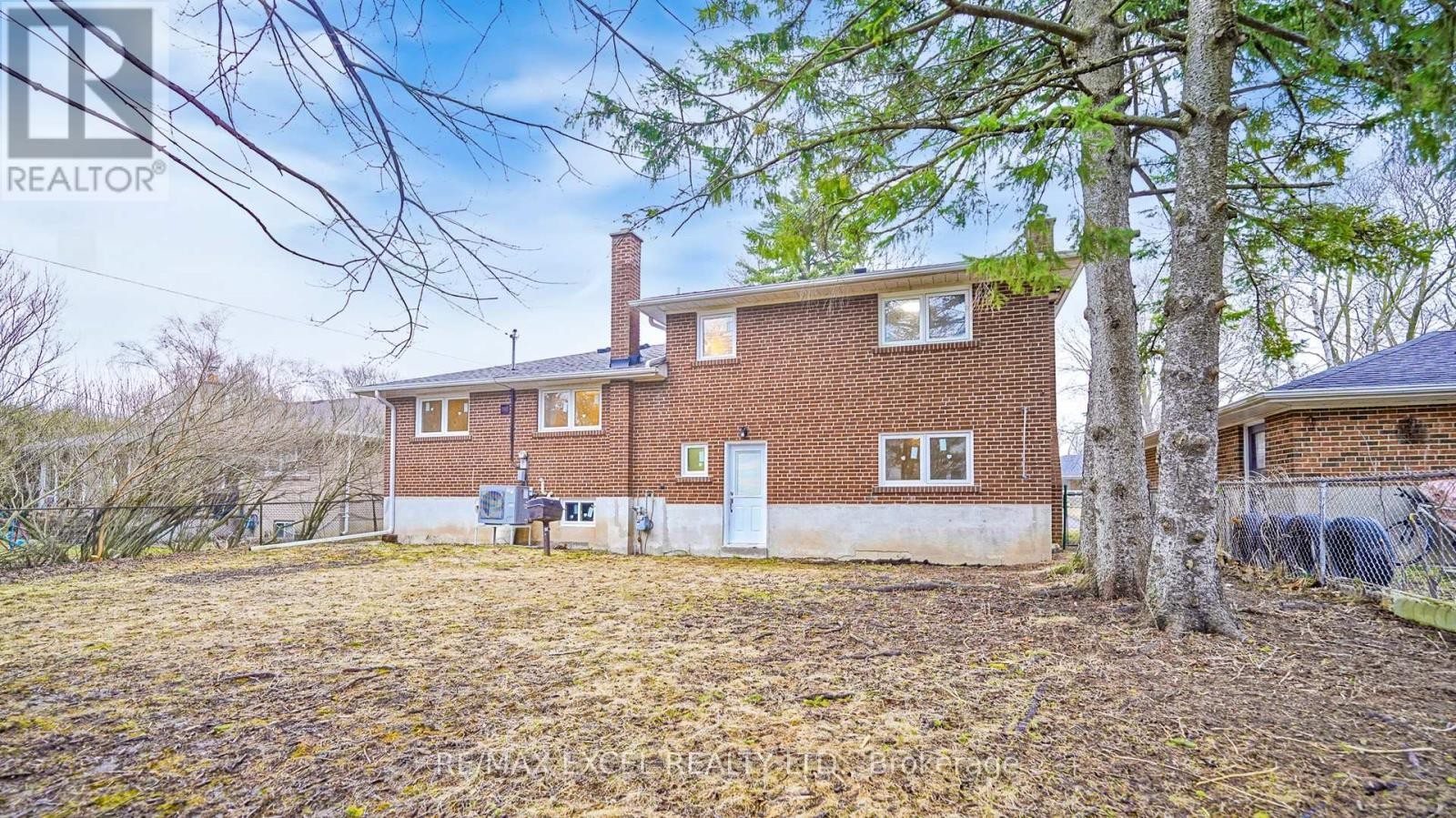 












12 LAKEVISTA AVENUE

,
Markham (Bullock),




Ontario
L3P1H5

