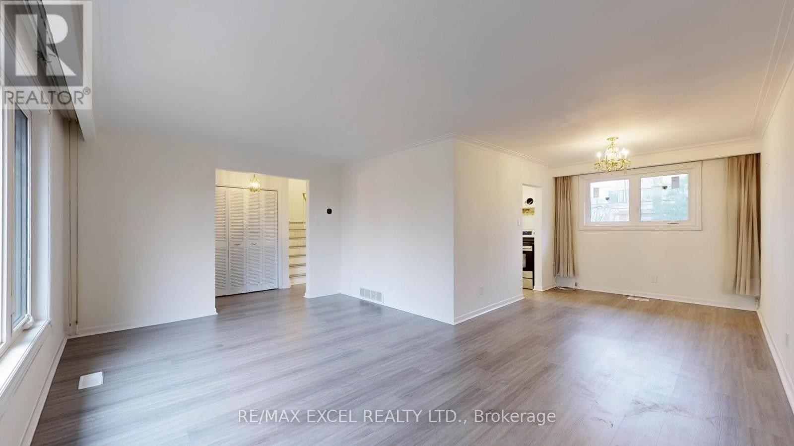 












12 LAKEVISTA AVENUE

,
Markham (Bullock),




Ontario
L3P1H5

