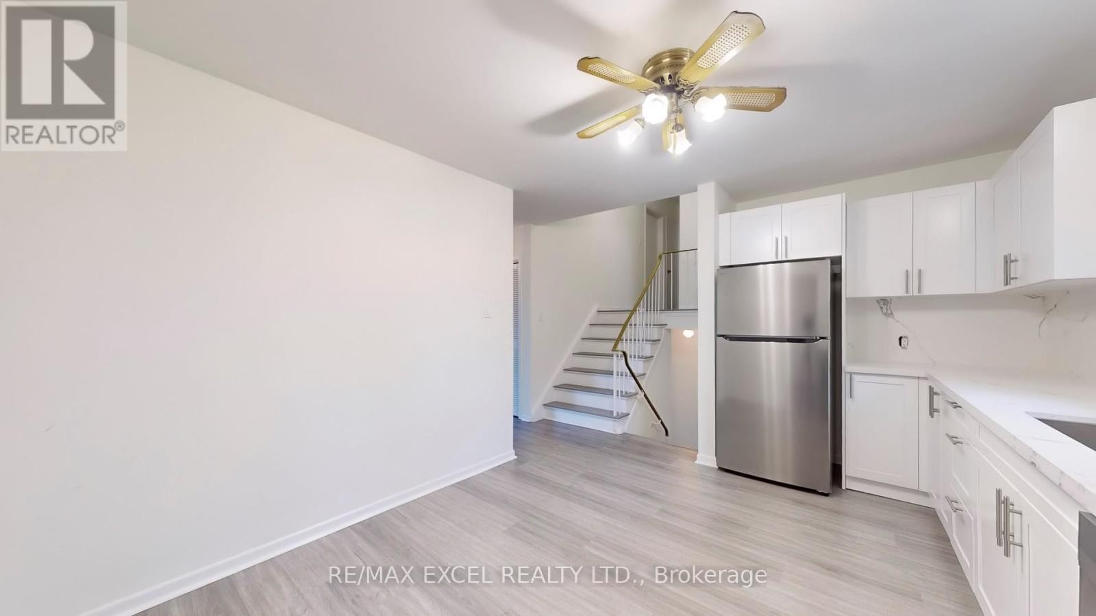 












12 LAKEVISTA AVENUE

,
Markham (Bullock),




Ontario
L3P1H5

