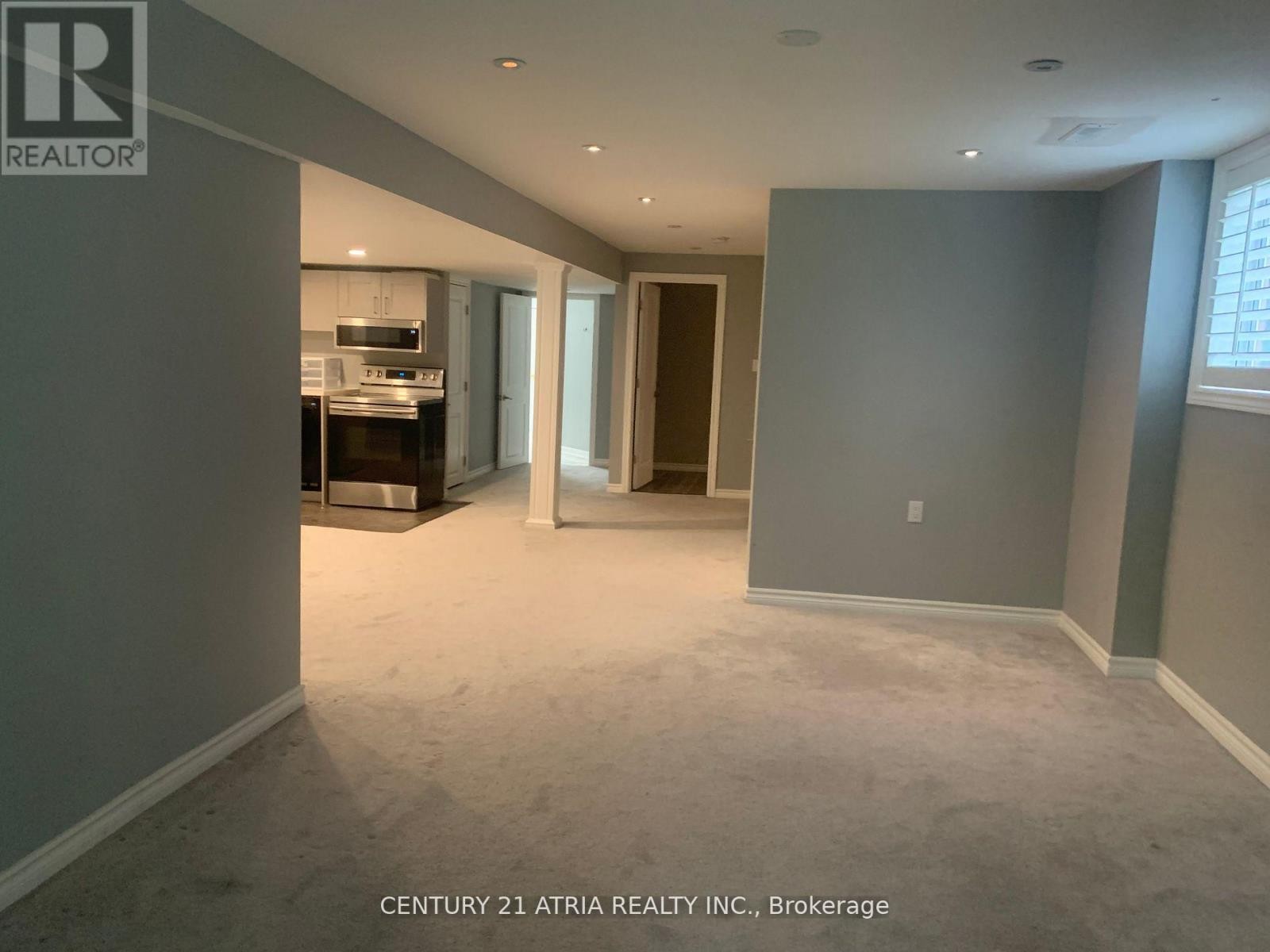 












685 SOCIETY CRESCENT

,
Newmarket (Summerhill Estates),




Ontario
L3X2S9

