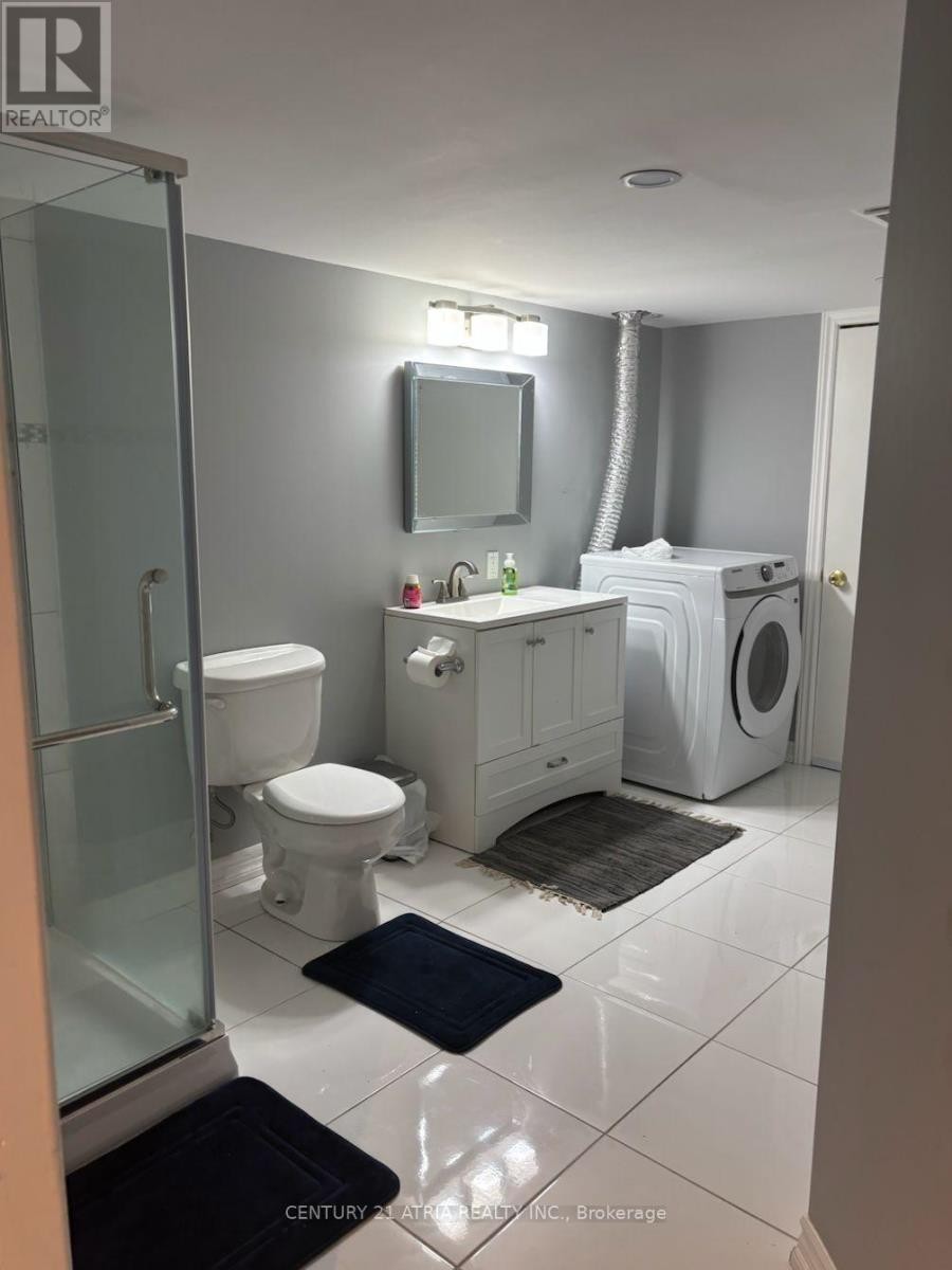 












685 SOCIETY CRESCENT

,
Newmarket (Summerhill Estates),




Ontario
L3X2S9

