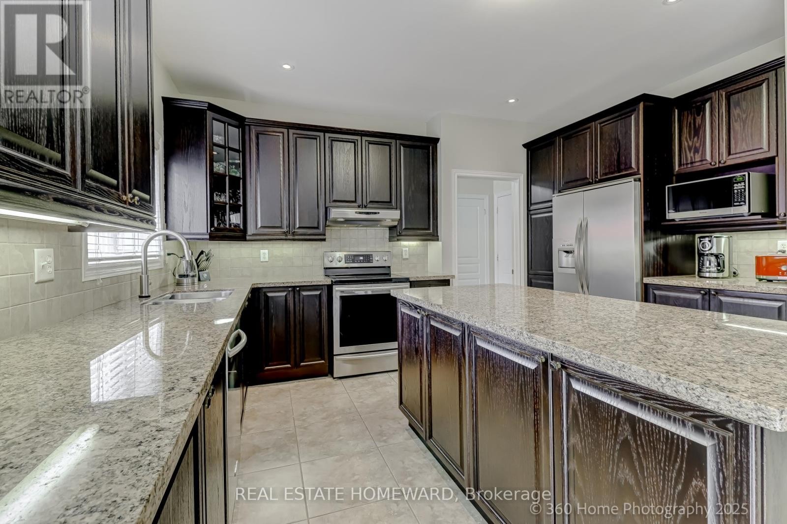 












9 TARMACK DRIVE

,
Richmond Hill (Jefferson),




Ontario
L4E0E6

