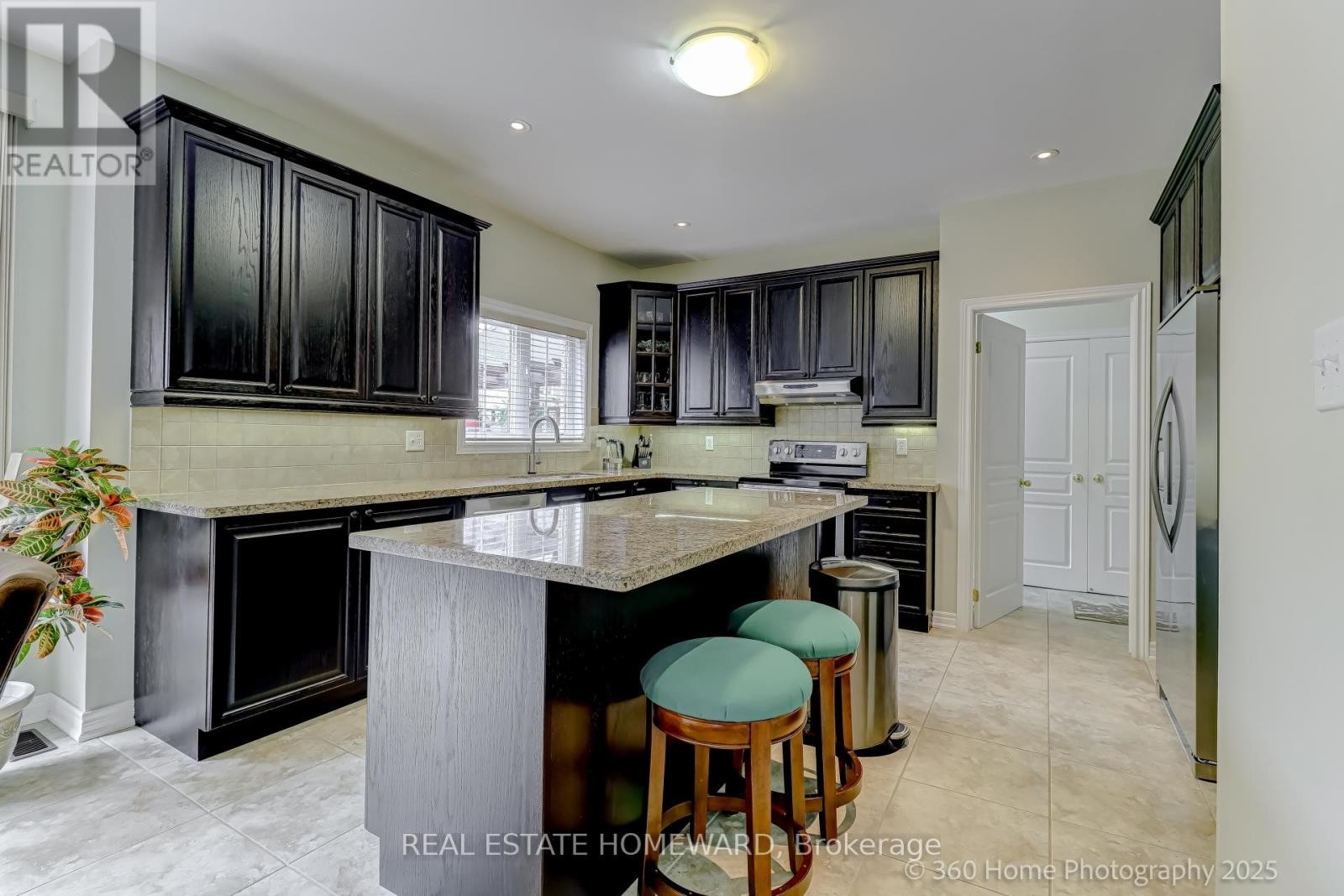 












9 TARMACK DRIVE

,
Richmond Hill (Jefferson),




Ontario
L4E0E6

