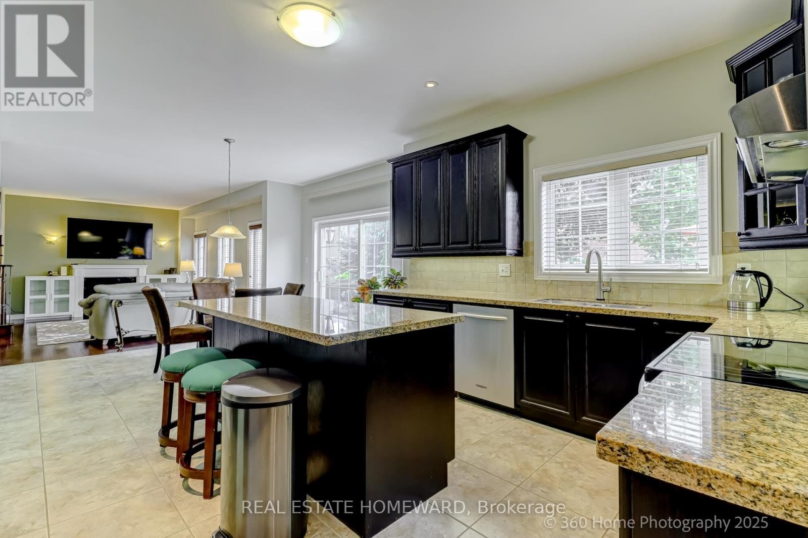 












9 TARMACK DRIVE

,
Richmond Hill (Jefferson),




Ontario
L4E0E6

