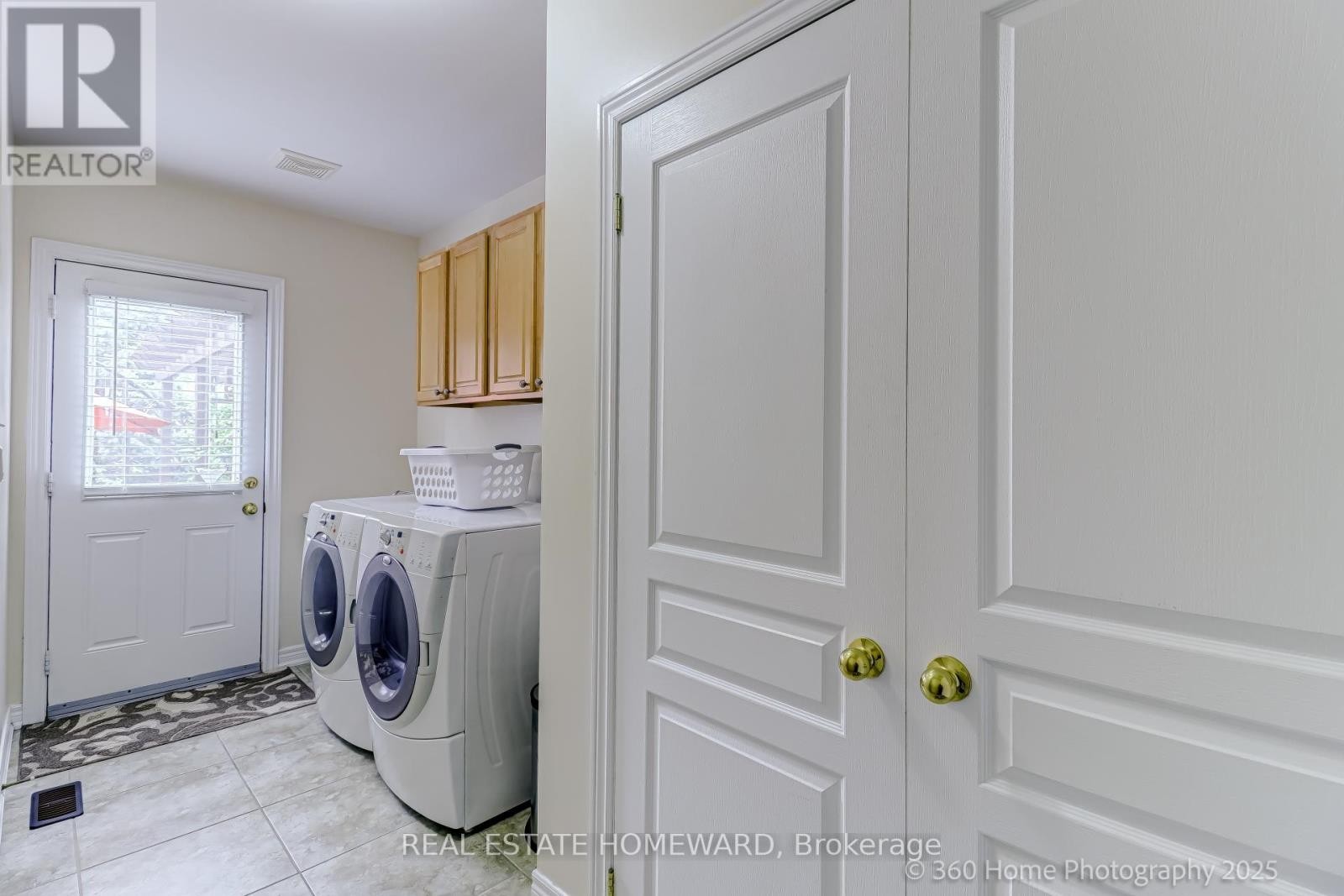 












9 TARMACK DRIVE

,
Richmond Hill (Jefferson),




Ontario
L4E0E6

