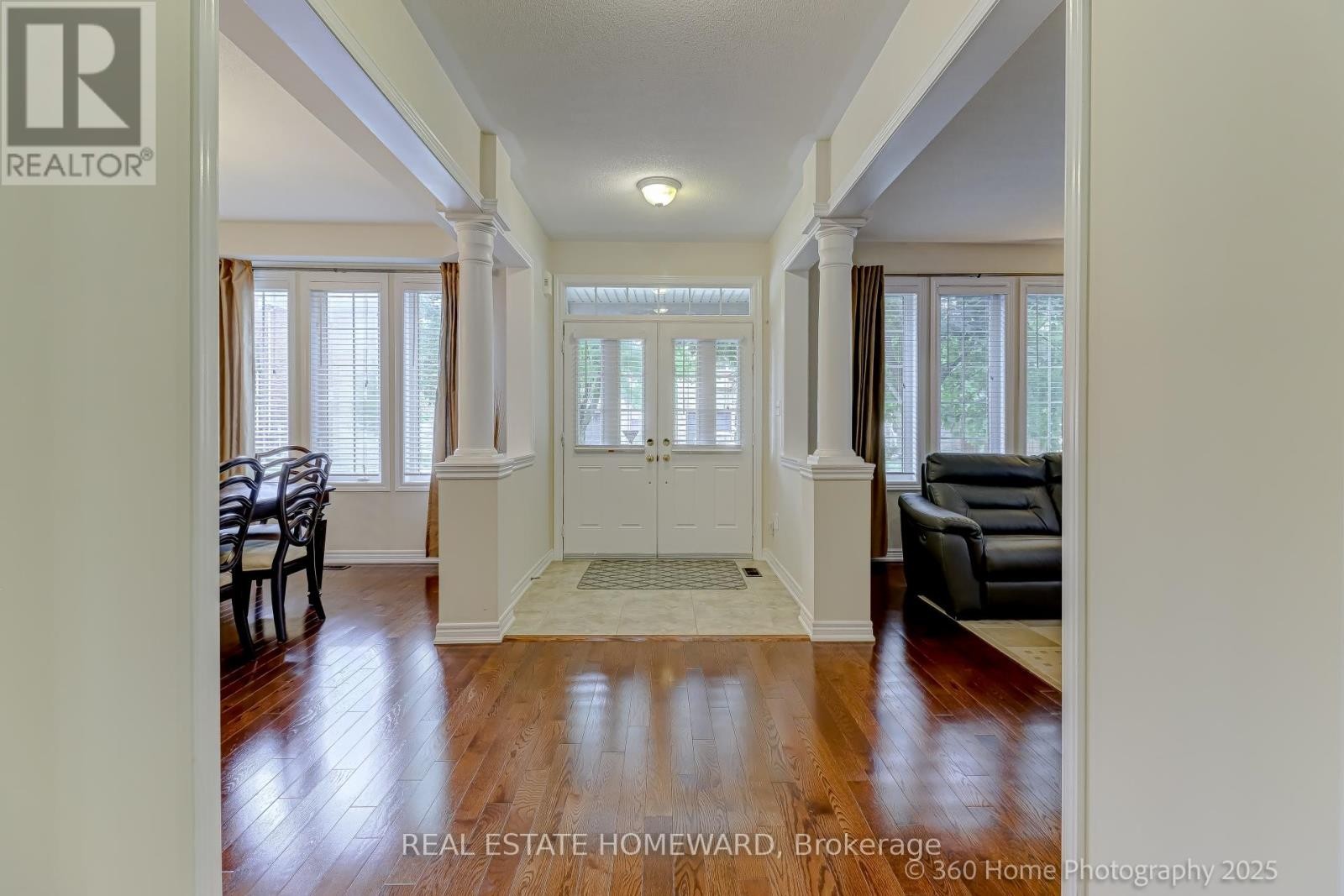 












9 TARMACK DRIVE

,
Richmond Hill (Jefferson),




Ontario
L4E0E6

