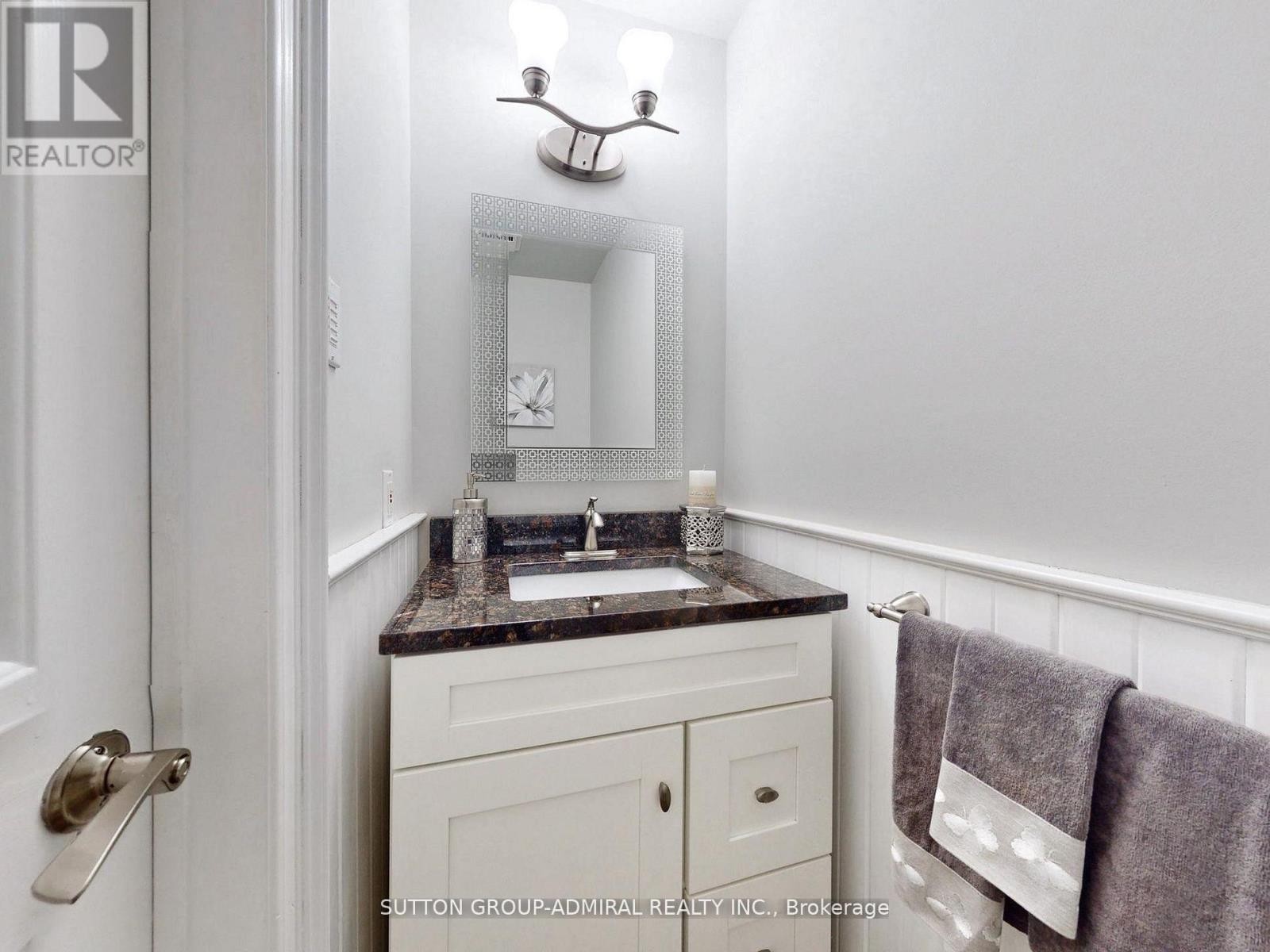 












308 PETHERAM PLACE

,
Newmarket (Glenway Estates),




Ontario
L3X1J7

