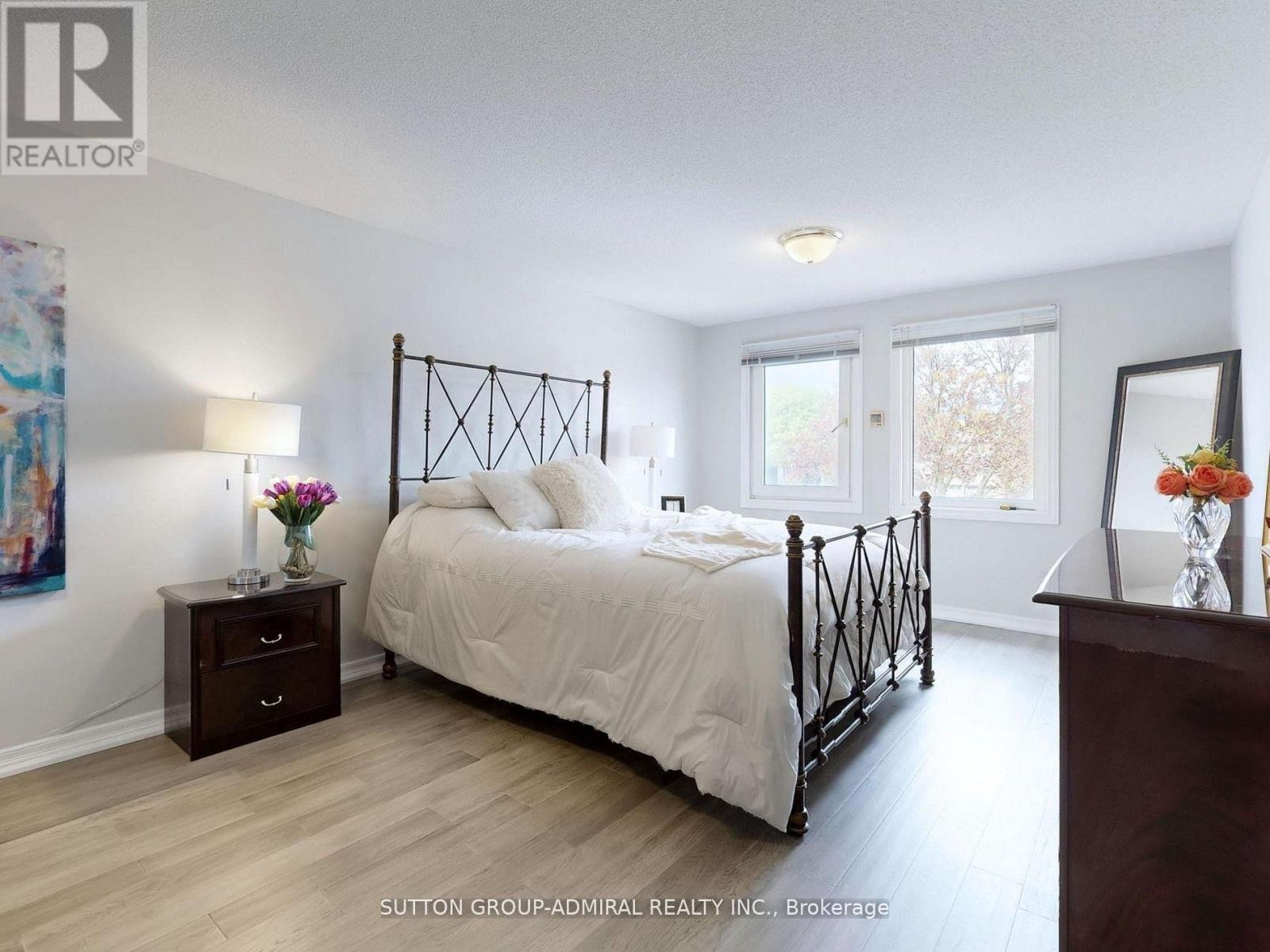 












308 PETHERAM PLACE

,
Newmarket (Glenway Estates),




Ontario
L3X1J7

