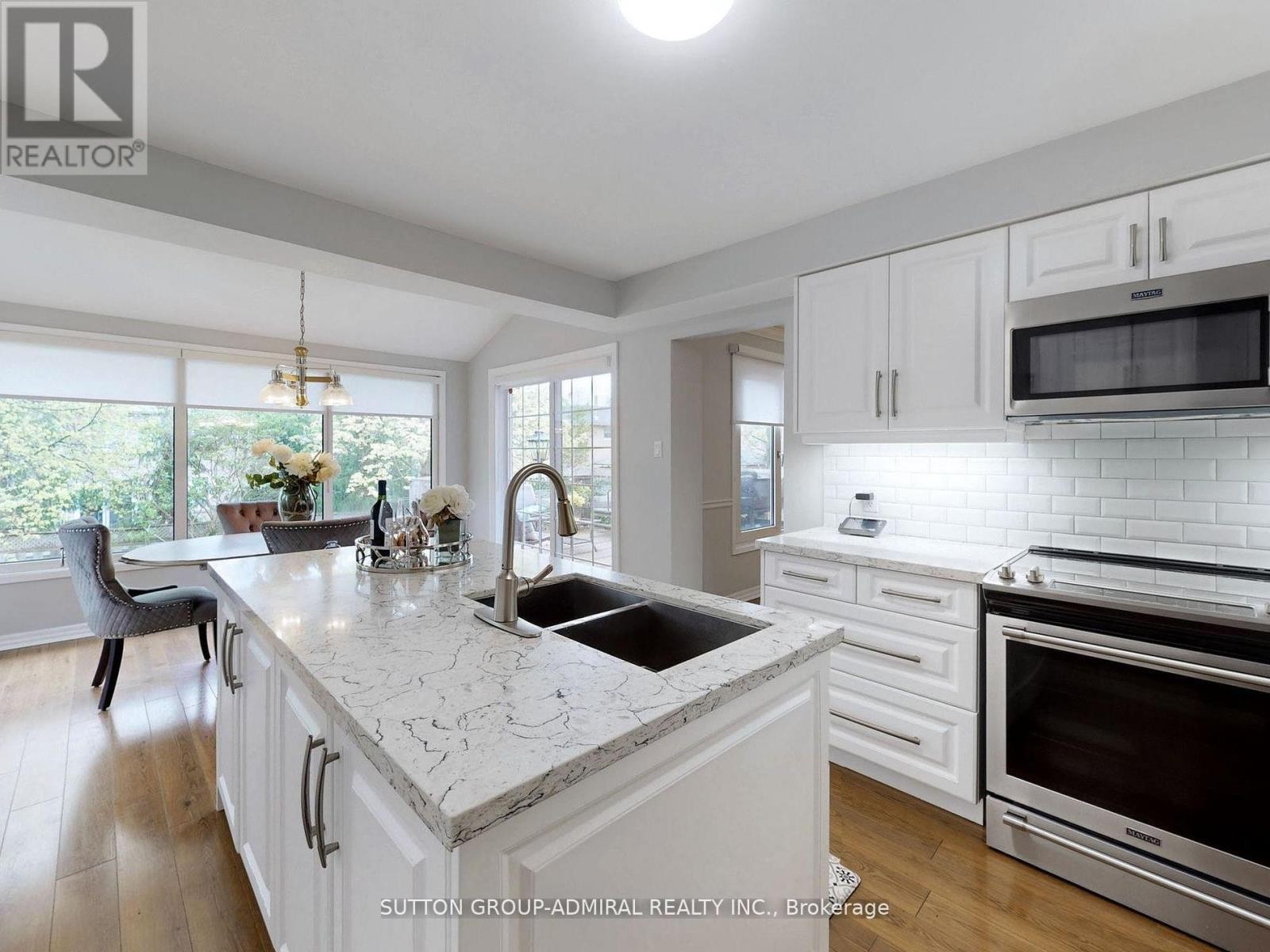 












308 PETHERAM PLACE

,
Newmarket (Glenway Estates),




Ontario
L3X1J7

