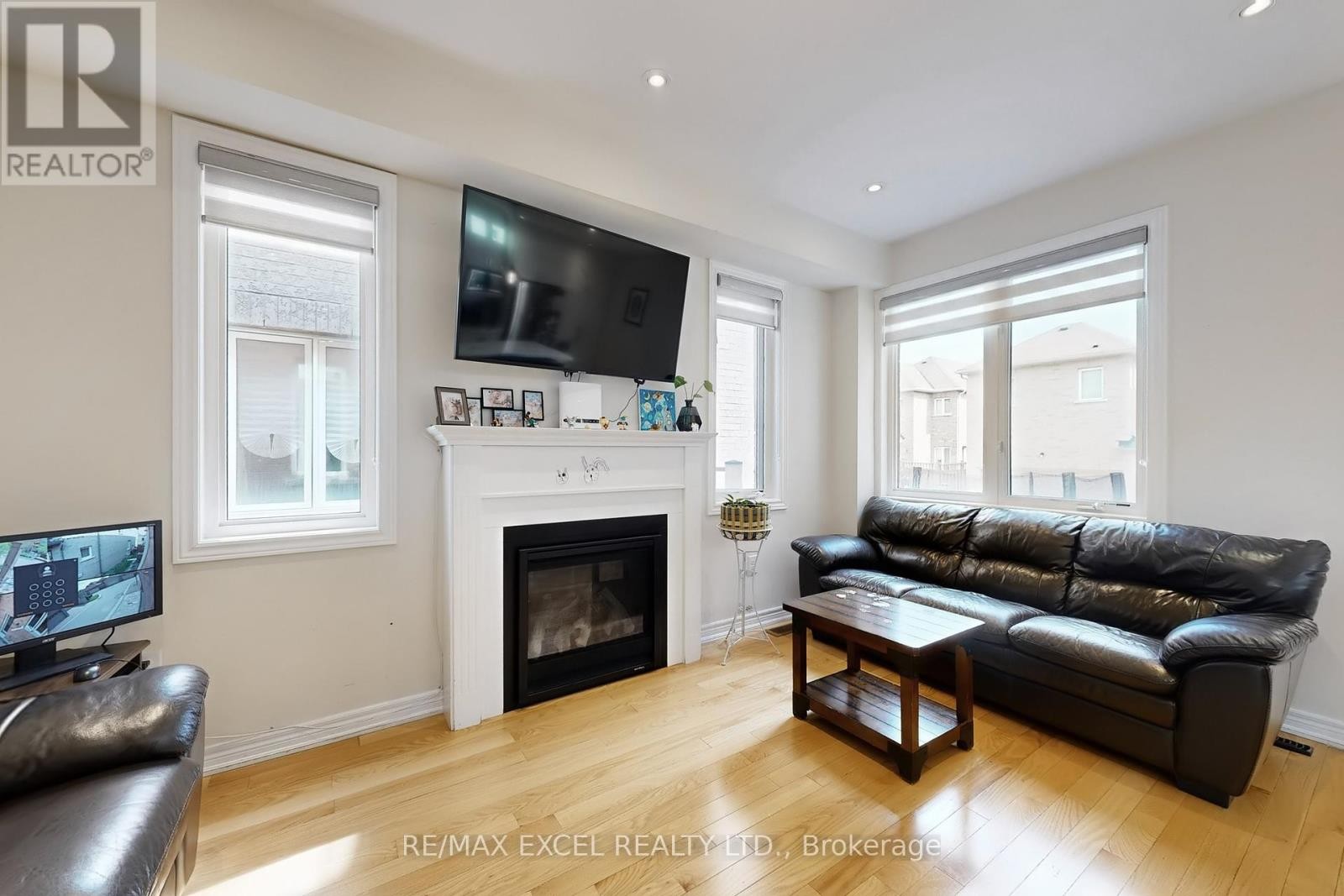 












9 SUNNYSIDE HILL ROAD

,
Markham (Cornell),




Ontario
L6B0X4

