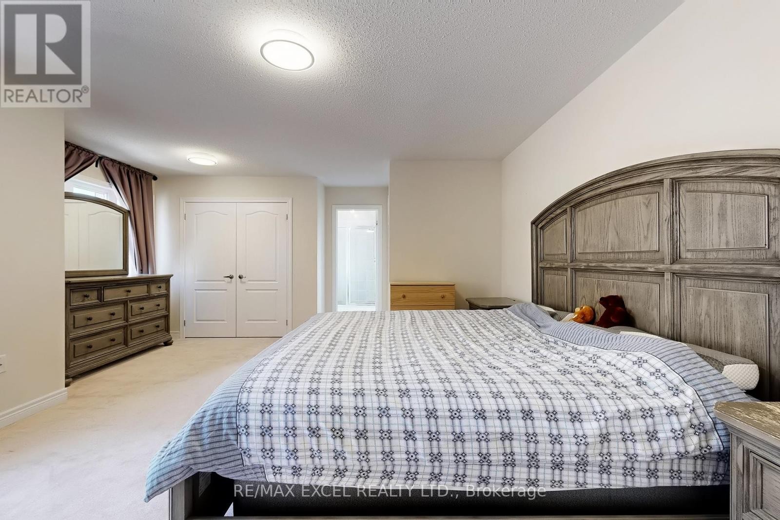 












9 SUNNYSIDE HILL ROAD

,
Markham (Cornell),




Ontario
L6B0X4

