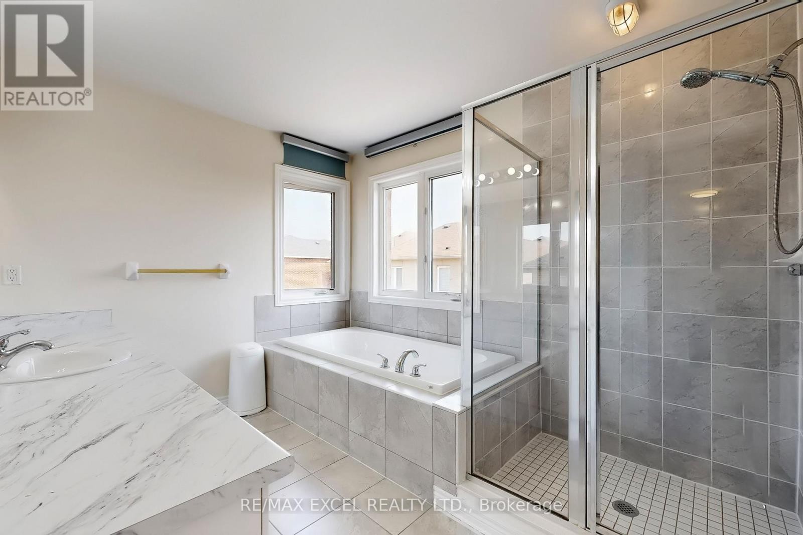 












9 SUNNYSIDE HILL ROAD

,
Markham (Cornell),




Ontario
L6B0X4

