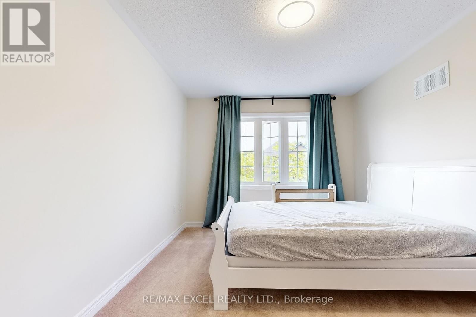 












9 SUNNYSIDE HILL ROAD

,
Markham (Cornell),




Ontario
L6B0X4

