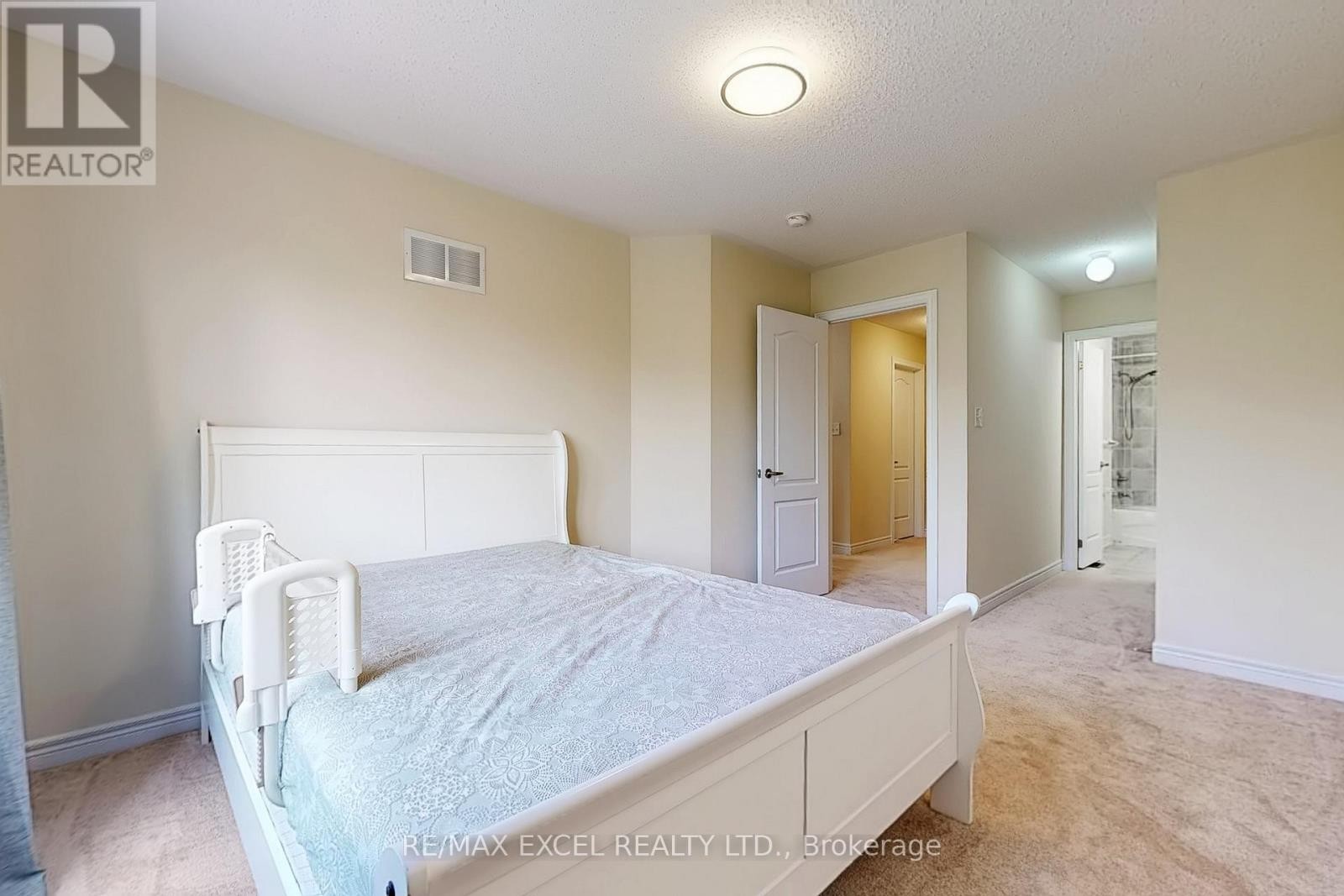 












9 SUNNYSIDE HILL ROAD

,
Markham (Cornell),




Ontario
L6B0X4

