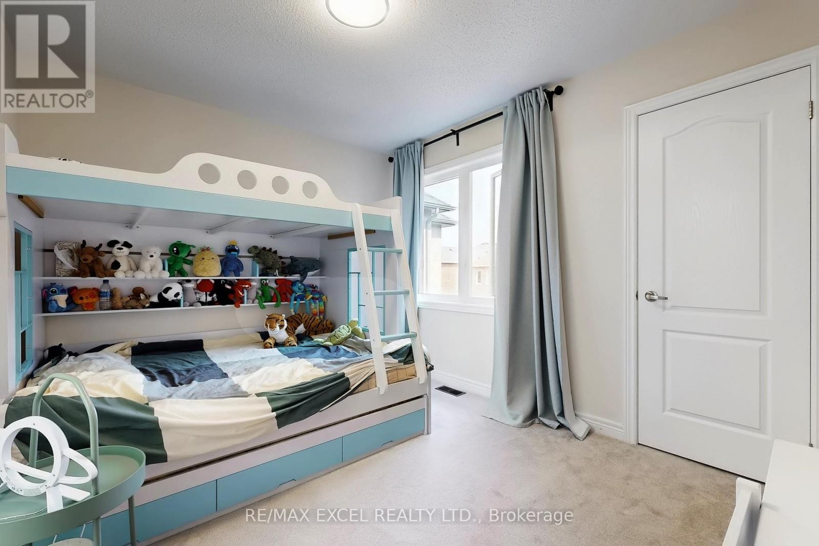 












9 SUNNYSIDE HILL ROAD

,
Markham (Cornell),




Ontario
L6B0X4

