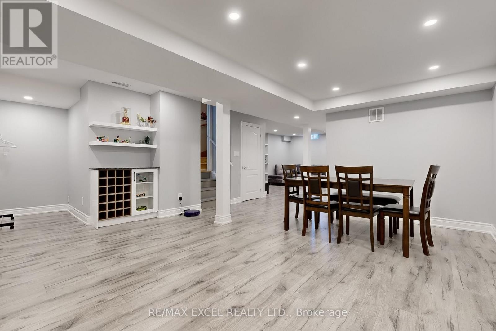 












9 SUNNYSIDE HILL ROAD

,
Markham (Cornell),




Ontario
L6B0X4

