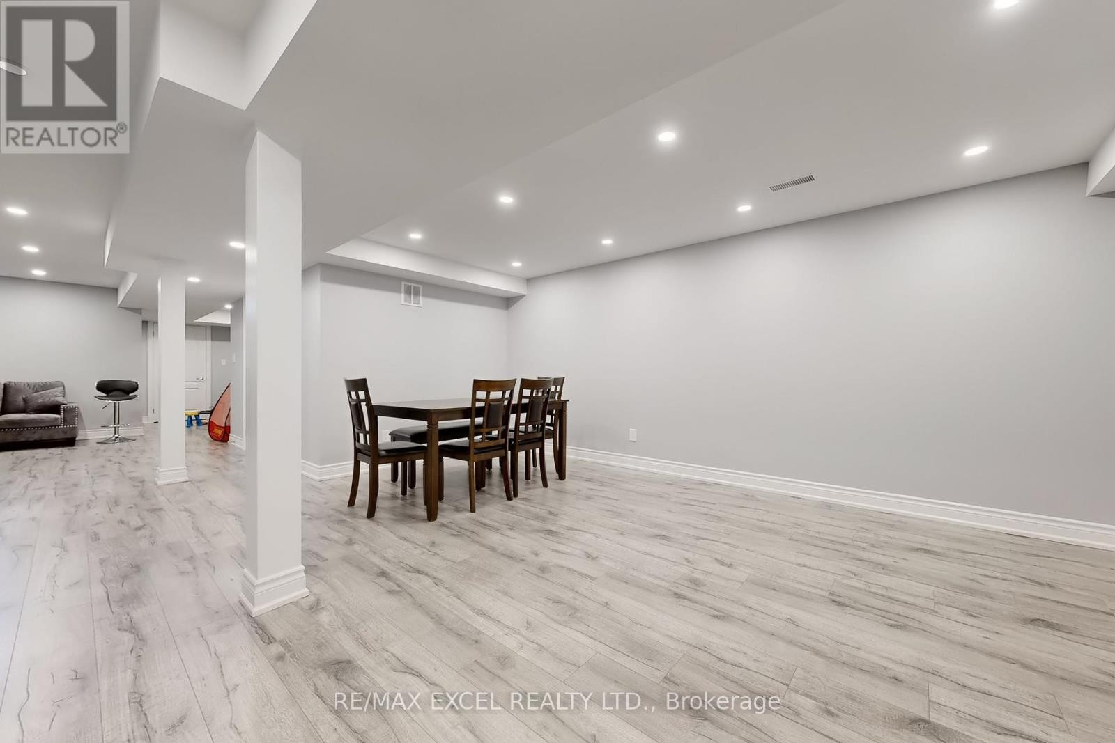 












9 SUNNYSIDE HILL ROAD

,
Markham (Cornell),




Ontario
L6B0X4


