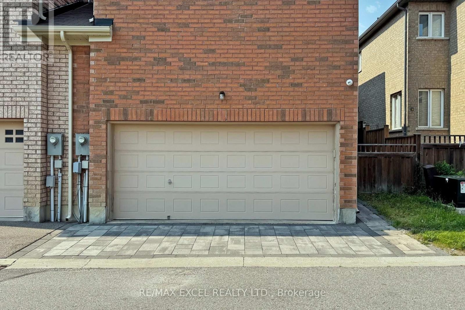 












9 SUNNYSIDE HILL ROAD

,
Markham (Cornell),




Ontario
L6B0X4

