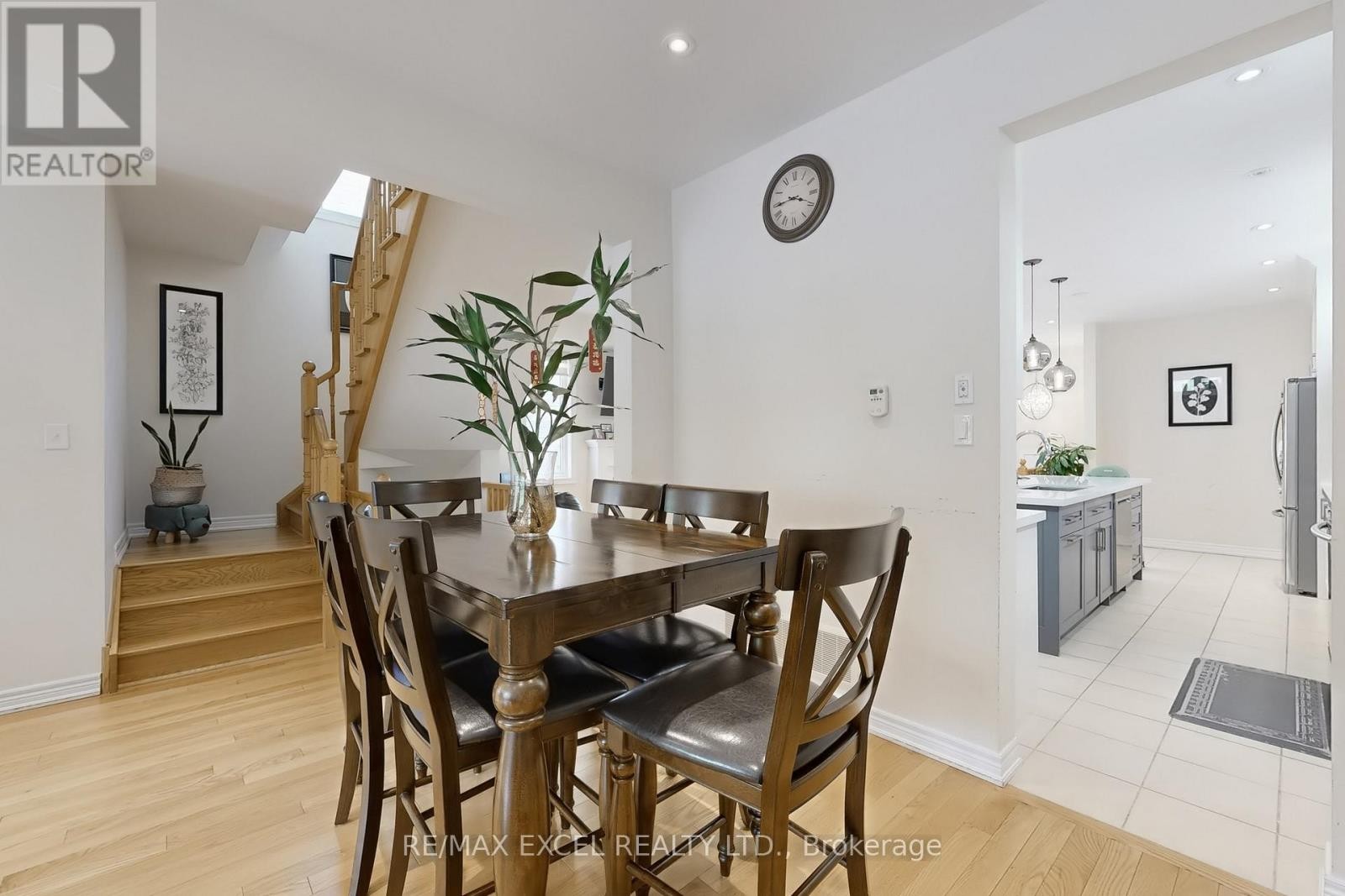 












9 SUNNYSIDE HILL ROAD

,
Markham (Cornell),




Ontario
L6B0X4

